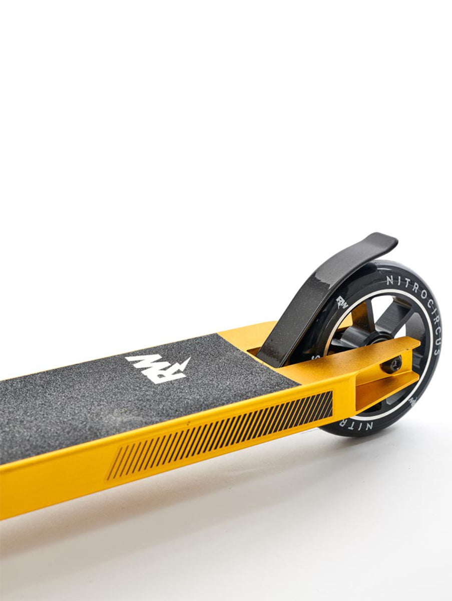 Nitro Circus R Willy Junior Replica Scooter - High Performance Kids Scooter for Stunts & Tricks - Perfect for Skate Parks, Backyard Riding & Action Sports Training