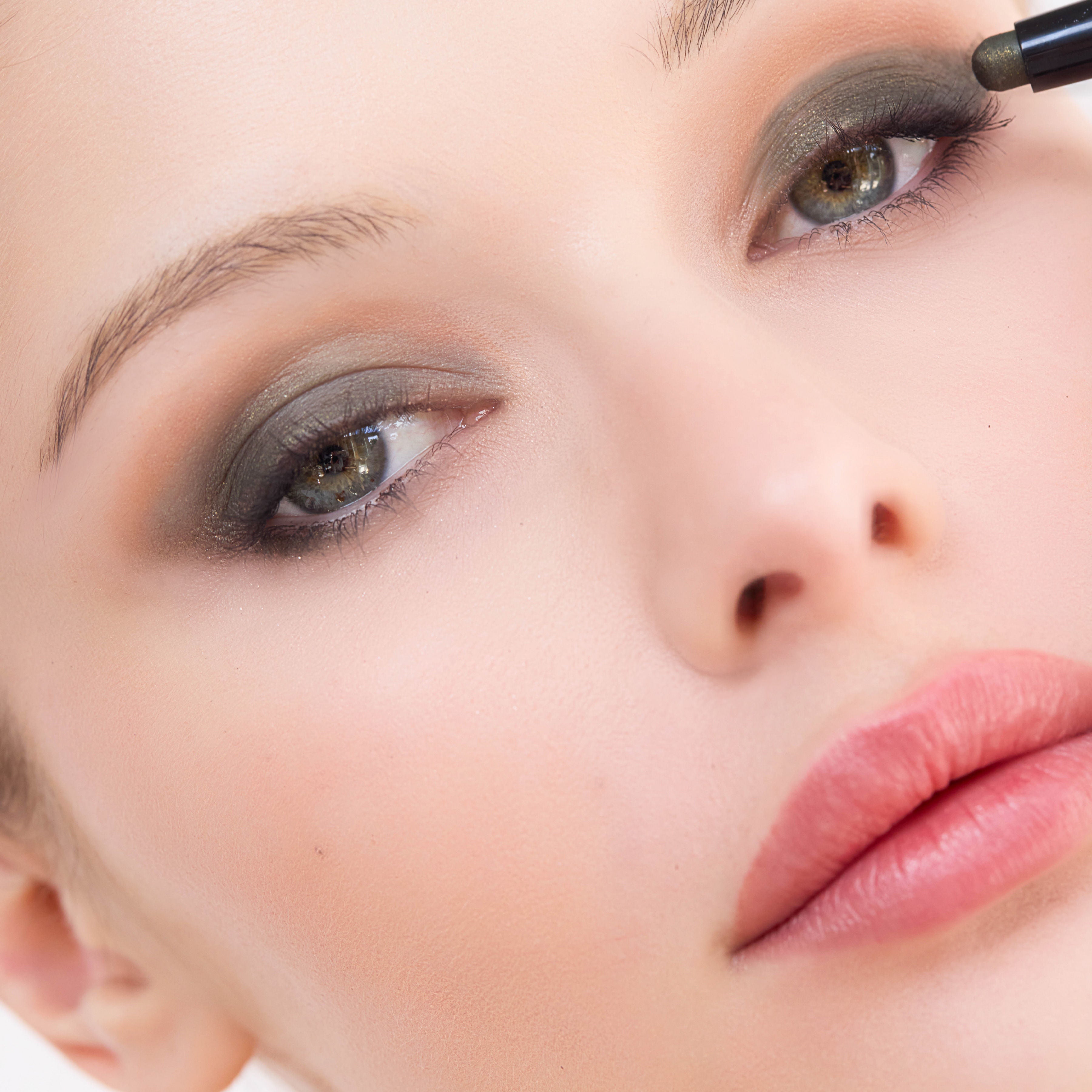 24 Hour Long-Lasting Waterproof Eye Shadow & Eyeliner - Smudge-Proof Makeup for All-Day Wear | Perfect for Parties, Weddings & Night Out