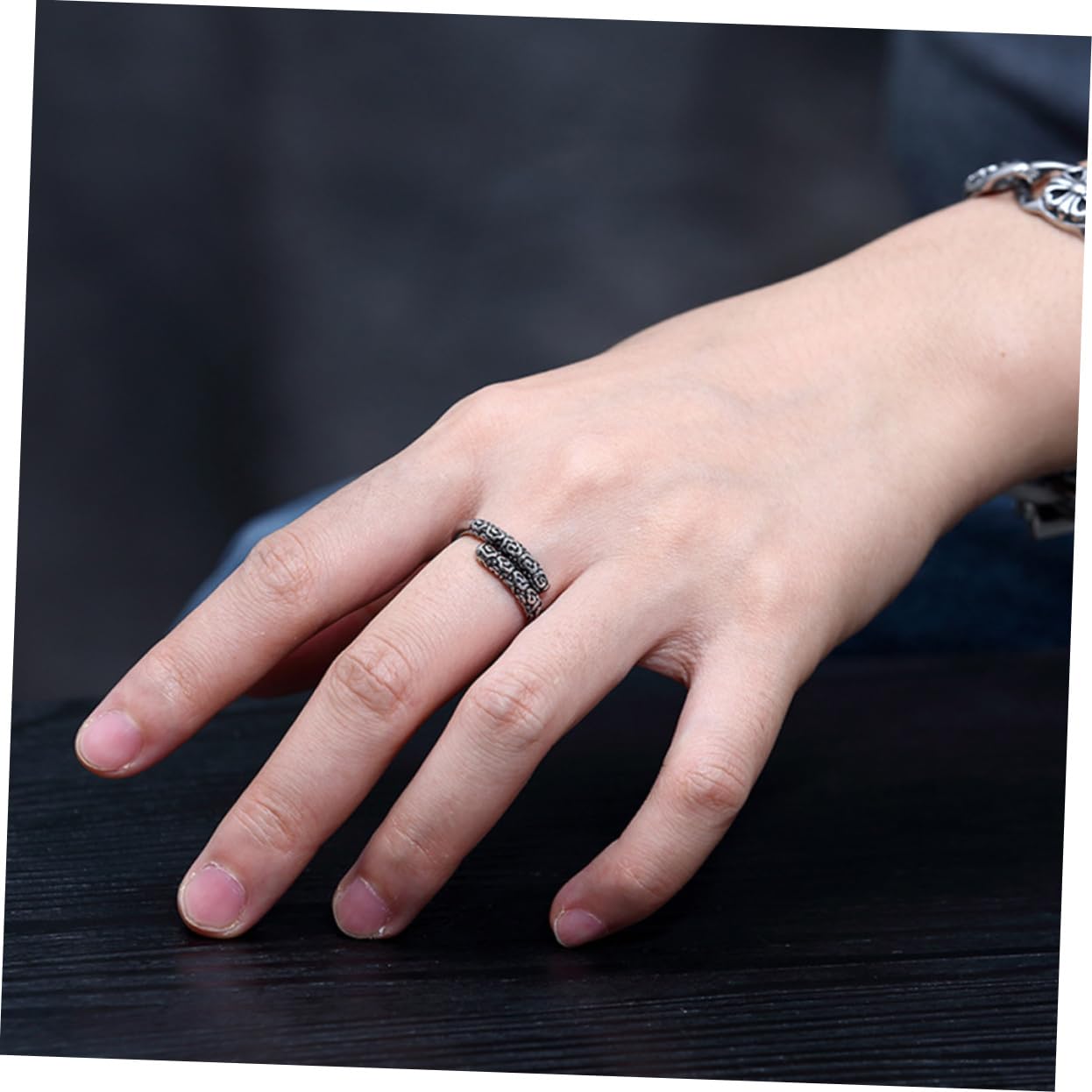 Trendy Diamond Rings for Men & Women - Fashionable Wedding Bands, Promise Rings & Tail Rings - Perfect for Engagements, Anniversaries & Everyday Wear