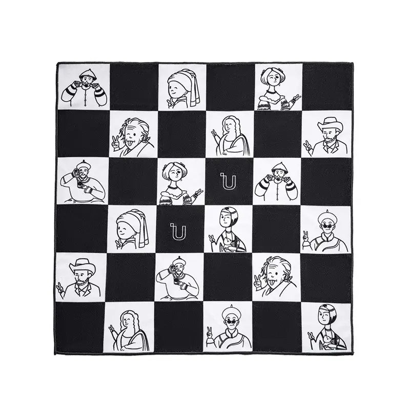 Black & White C076CNB1