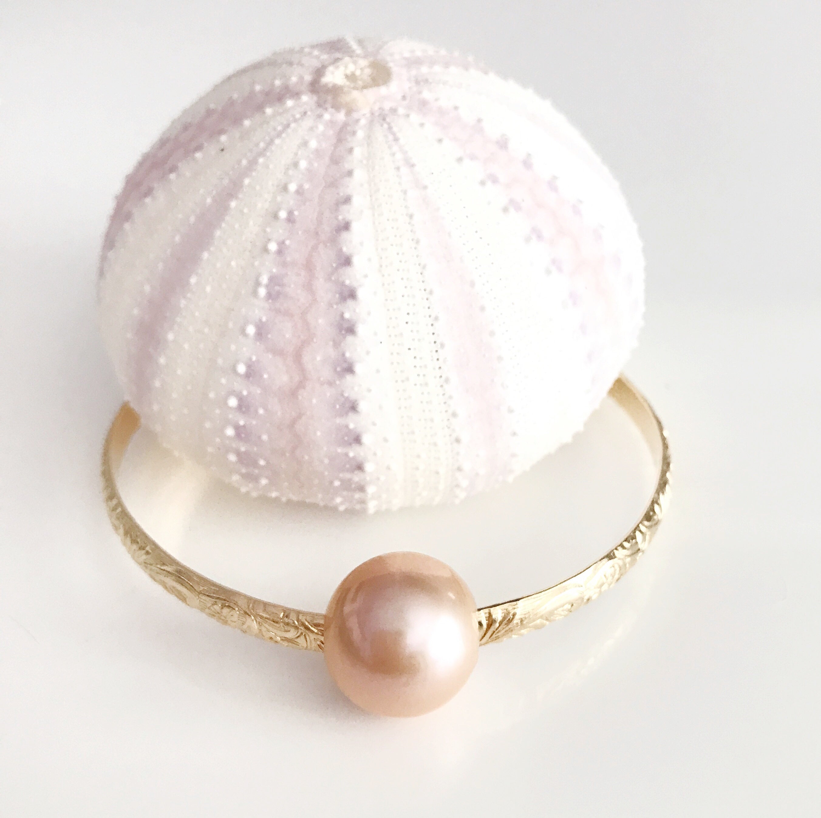 Bangle ALII Pink Edison Pearl Bracelet (B315) - Elegant Jewelry for Women, Perfect for Parties, Weddings & Special Occasions