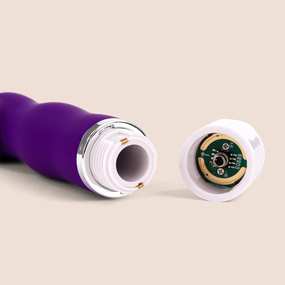 VeDO Luv Mini - Ultra Quiet Rechargeable Clitoral Vibrator for Women | Discreet Personal Massager for Sensual Pleasure & Stress Relief | Perfect for Solo Play & Couples Intimacy