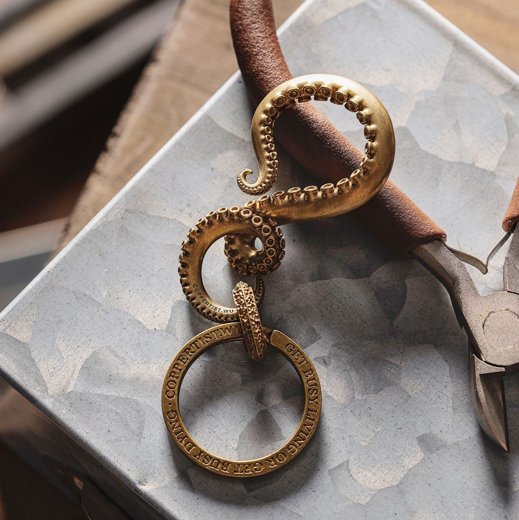 Premium Solid Brass Octopus Tentacle Keychain - Unique Marine-Themed Gift for Beach Lovers, Divers & Ocean Enthusiasts - Perfect for Keys, Bags & Backpacks