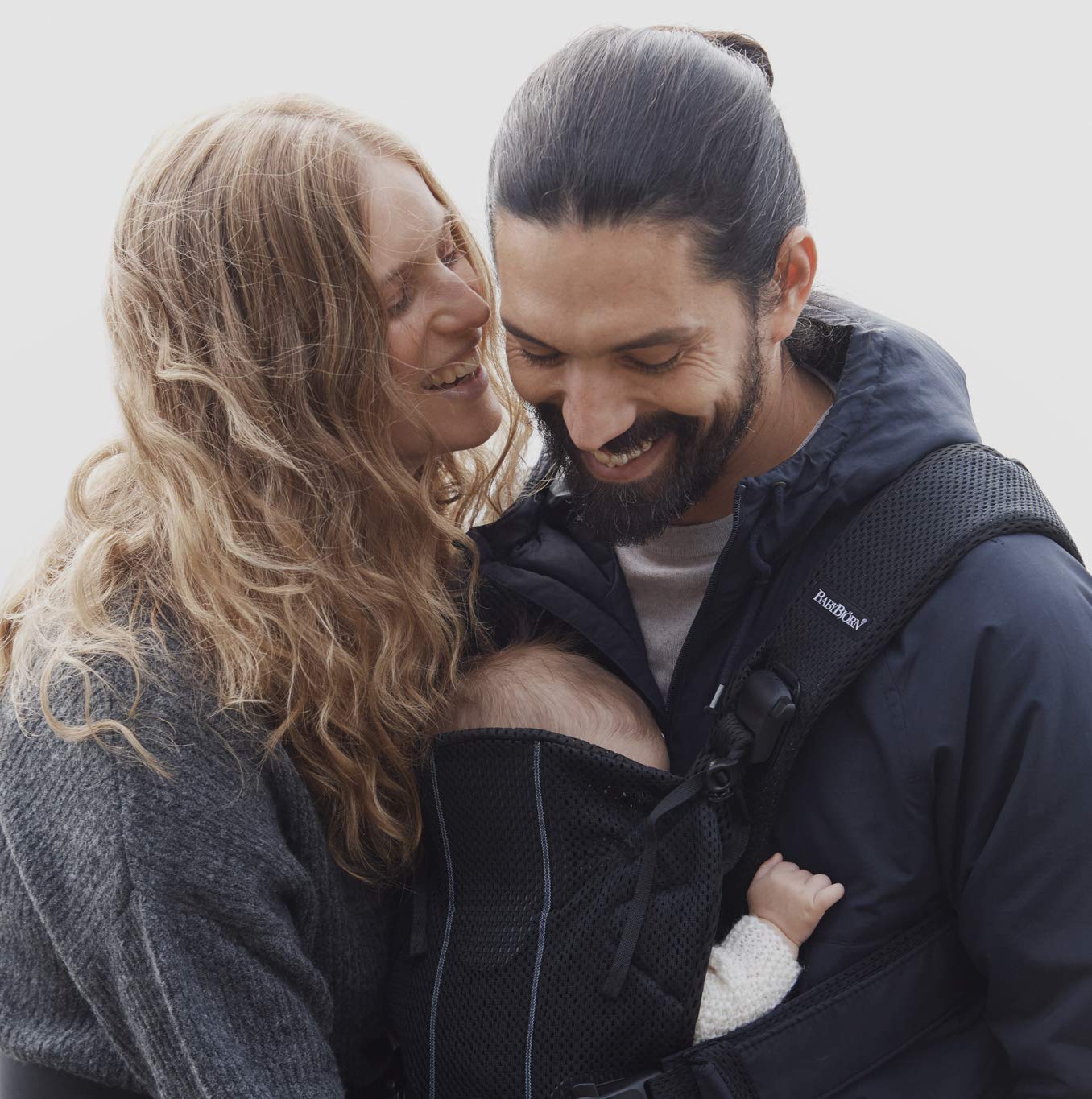 BabyBjörn New Baby Carrier One Air 2019 Edition - Breathable Mesh Baby Carrier in Black, One Size (098025US) | Ergonomic Design for Newborns to Toddlers | Perfect for Outdoor Walks, Shopping & Travel
