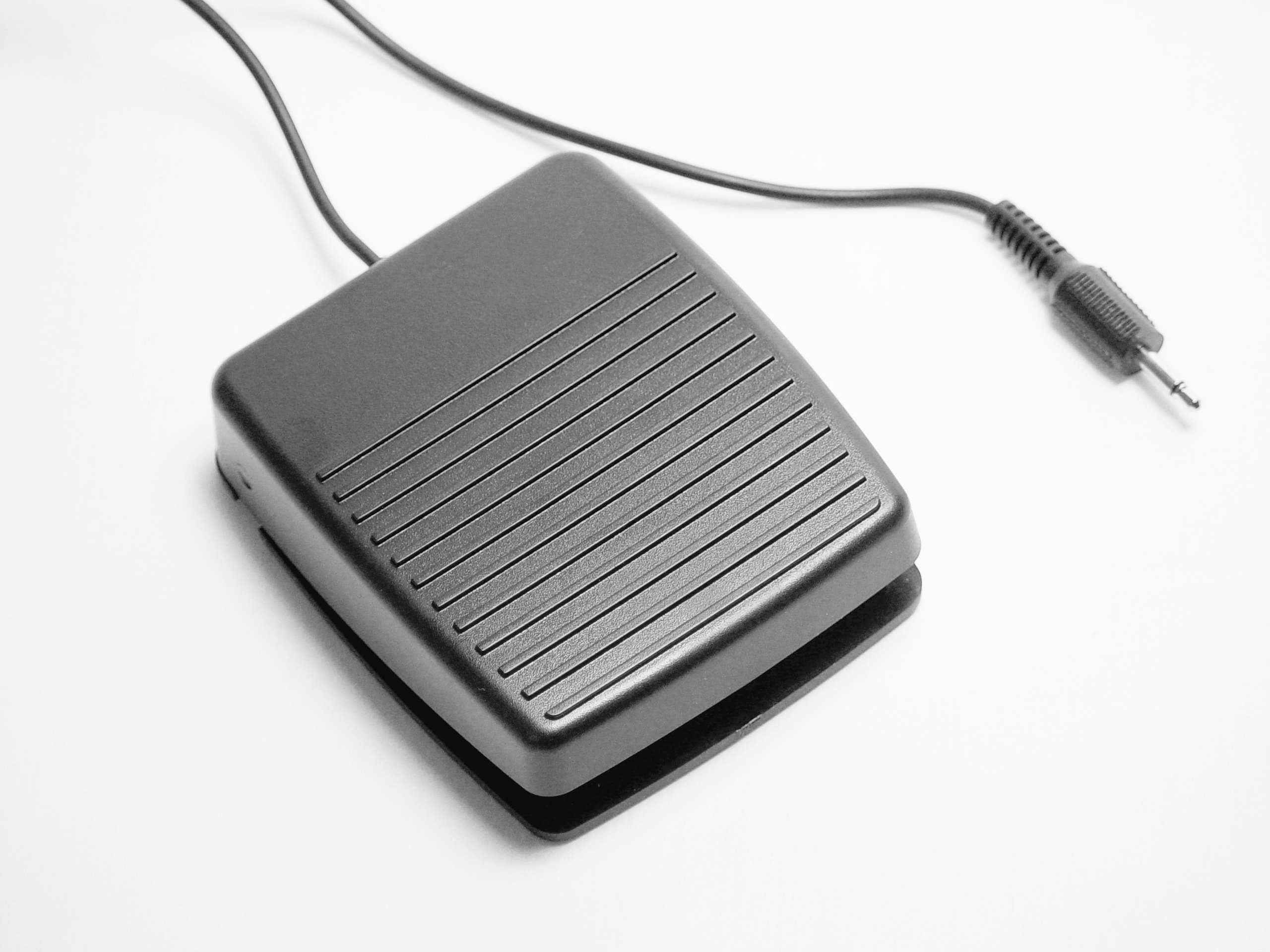 Heavy Duty Foot Pedal Switch - Industrial Grade Foot Control for Sewing Machines, Medical Equipment & Machinery - Perfect for Hands-Free Operation in Workshops, Hospitals & Factories