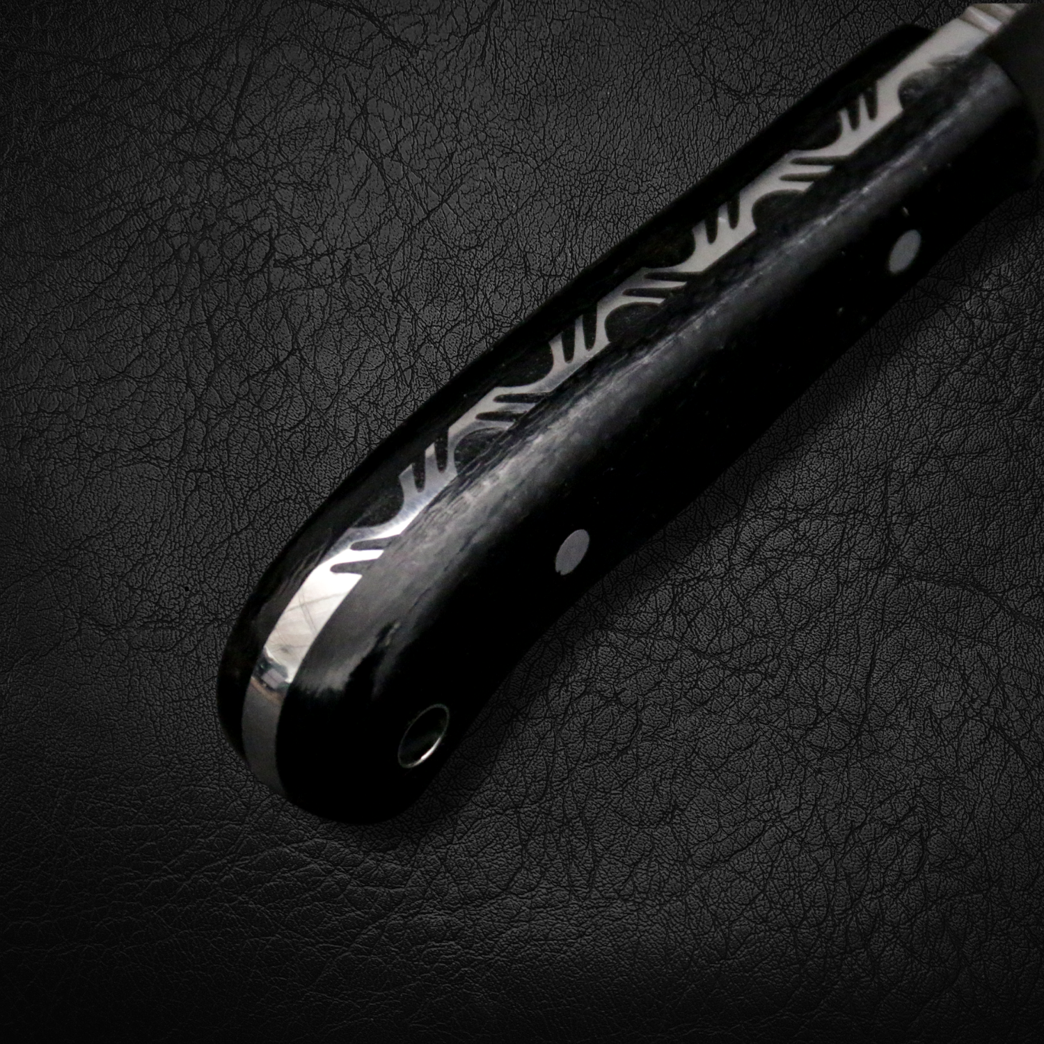 Premium Shackleton Damascus Steel Skinner Knife - High-Quality Hunting, Outdoor & Survival Tool for Camping, Bushcraft & Skinning Game