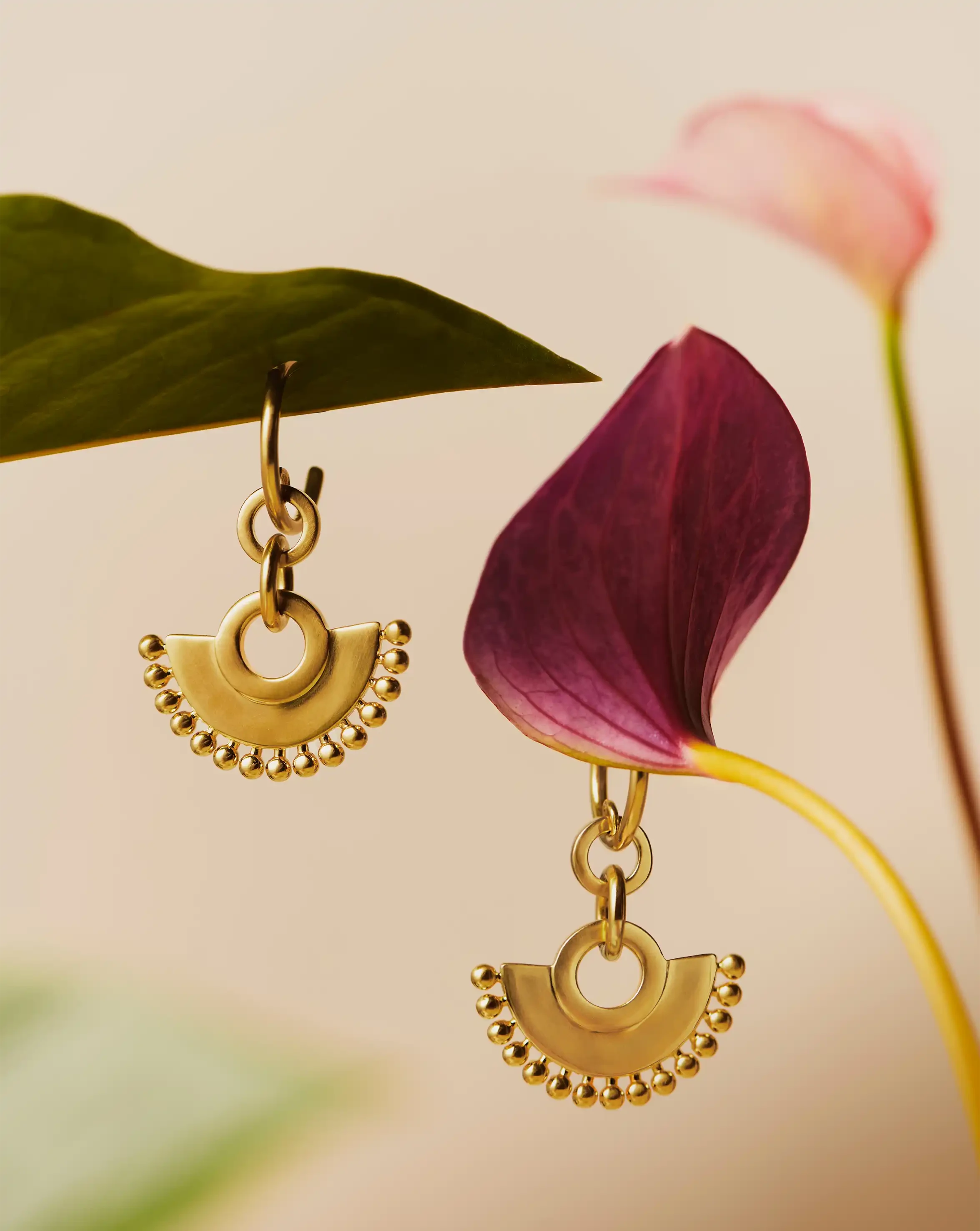 Zenyu Fan Chandelier Hoop Earrings for Women - Elegant Vintage Dangle Drop Earrings - Perfect for Parties, Weddings & Evening Events