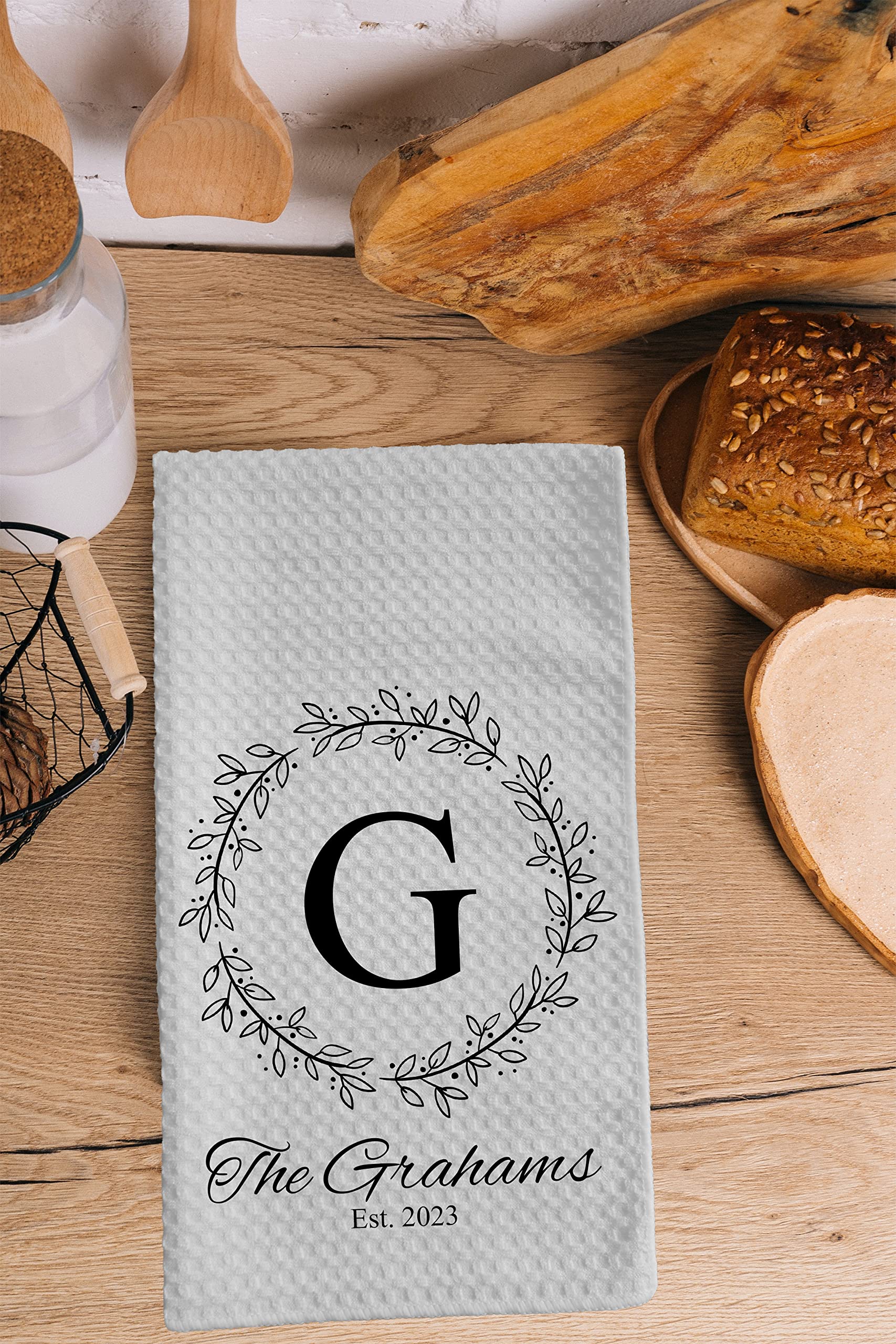 Custom Monogram Kitchen Towel with Wreath Design - Personalized Family Name Dish Towel for Kitchen Decor, Hand Towel & Housewarming Gift - Perfect for Everyday Use, Hosting, and Gifting