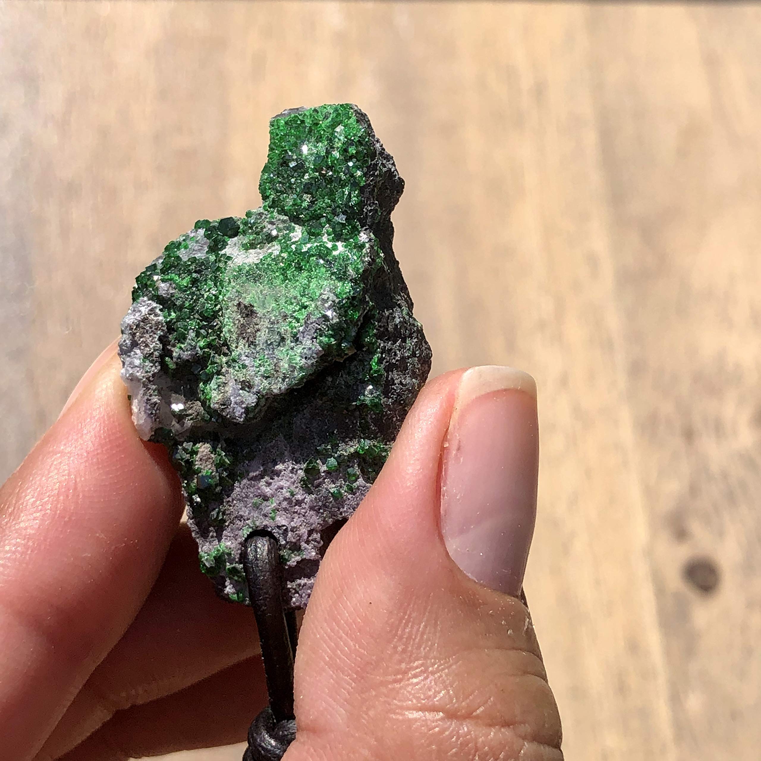 Garnet Raw Stone Necklace - Natural Uvarovite Crystal Pendant for Women & Men | Healing Jewelry, Boho Hippie Accessory, Protection Amulet | Perfect Gift for Wife, Birthday & Good Fortune | Yoga, Meditation & Spiritual Ceremonies