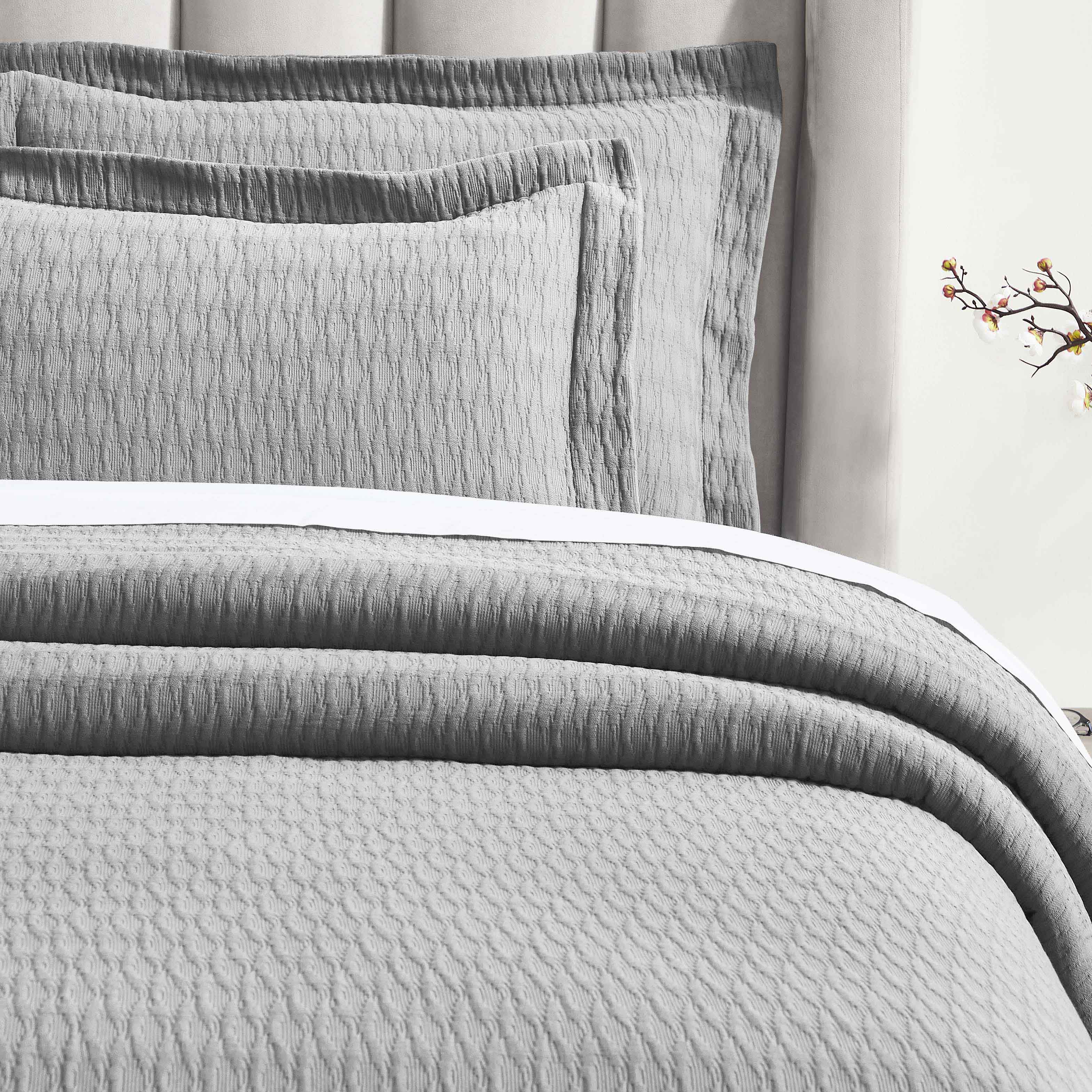 Calvert Cotton Medium Weight Geometric Matelasse Bedspread Set - Queen Size Luxury Bedding for Modern Bedrooms | Perfect for Master Bedroom, Guest Room & Dorm Decor