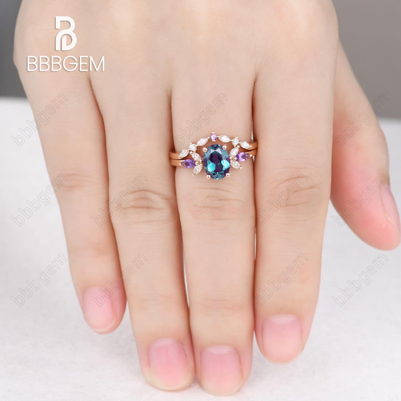 1.5 Carat Vintage Alexandrite Engagement Ring Set with Oval Cut & Matching Curved Wedding Band - Perfect for Proposals, Anniversaries & Special Occasions