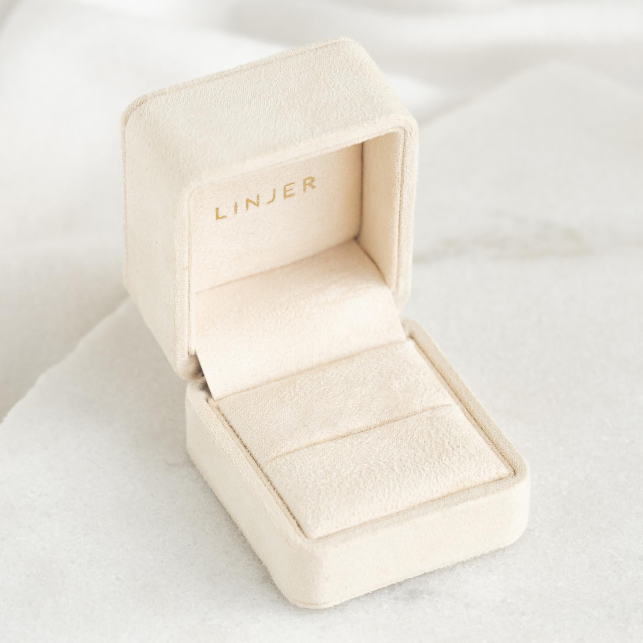 Velvet Ring Box - Elegant Jewelry Gift Box for Engagement, Wedding & Proposal Rings - Perfect for Proposal, Anniversary & Special Occasions