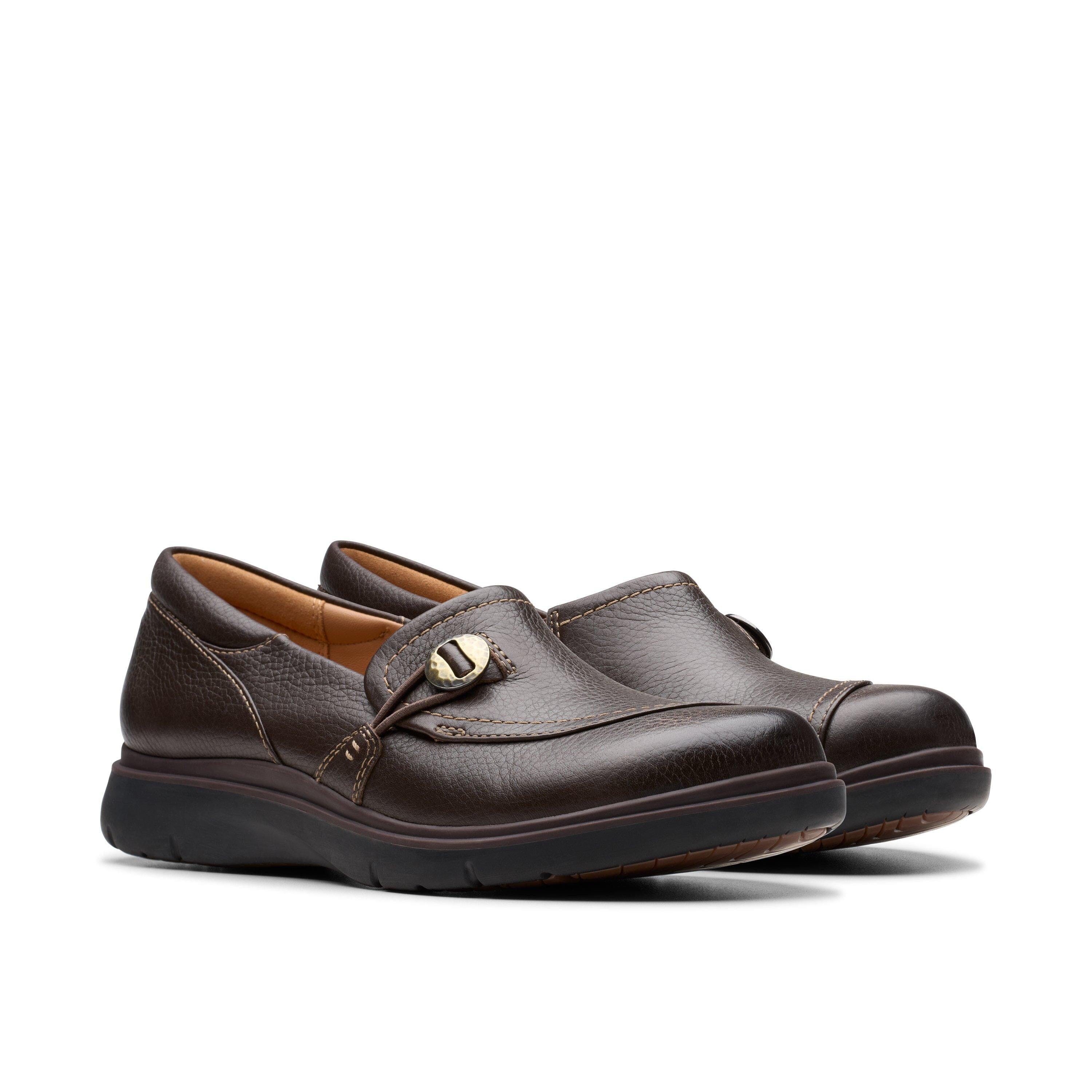 CLARKS Certina Ease Women's Comfortable Walking Shoes - Medium & Wide Width for All-Day Wear - Perfect for Work, Travel & Casual Outings