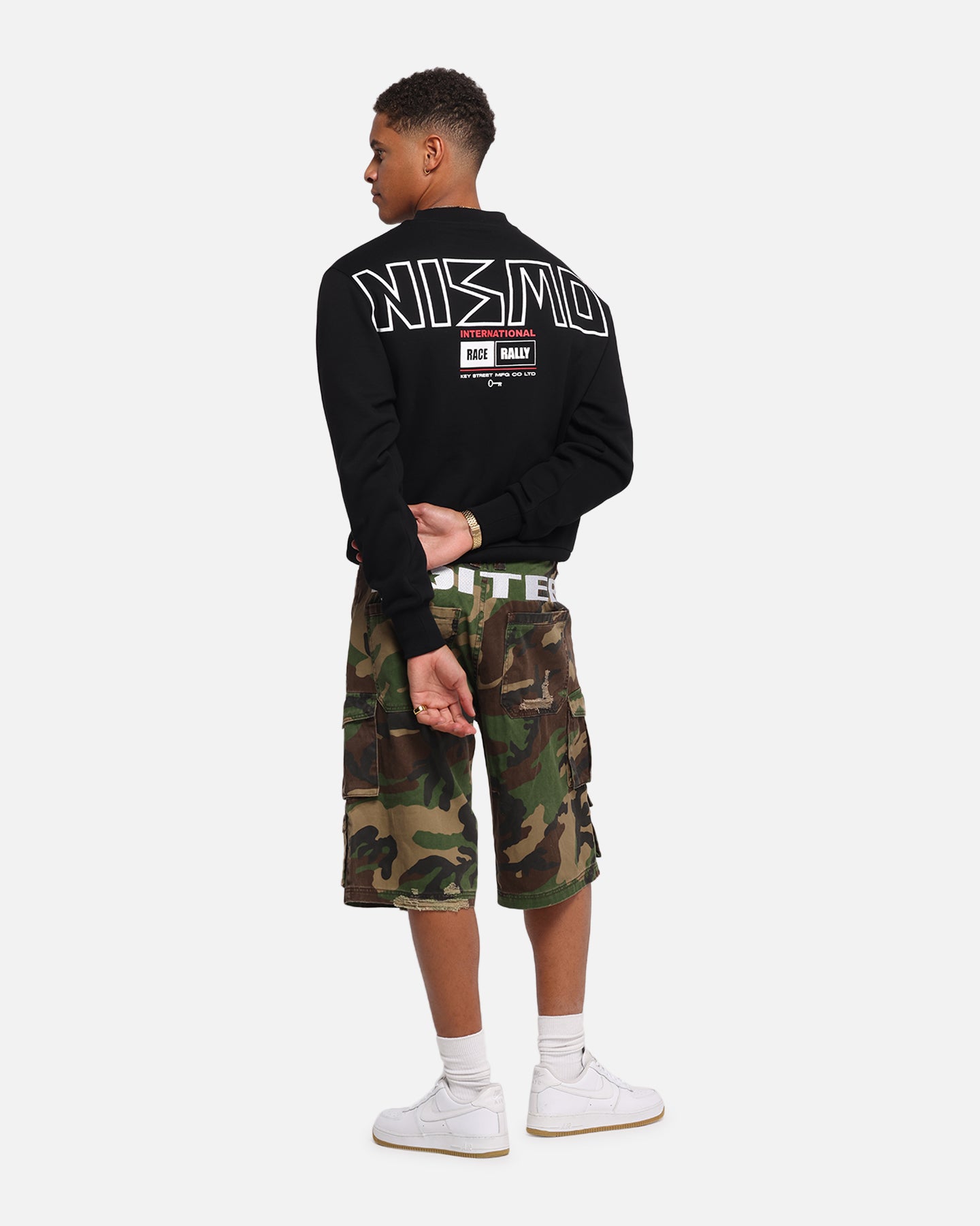 Nissan Nismo Classic Crewneck Sweatshirt - Black Vintage Unisex Pullover for Men & Women - Perfect for Casual Wear, Street Style & Car Enthusiasts