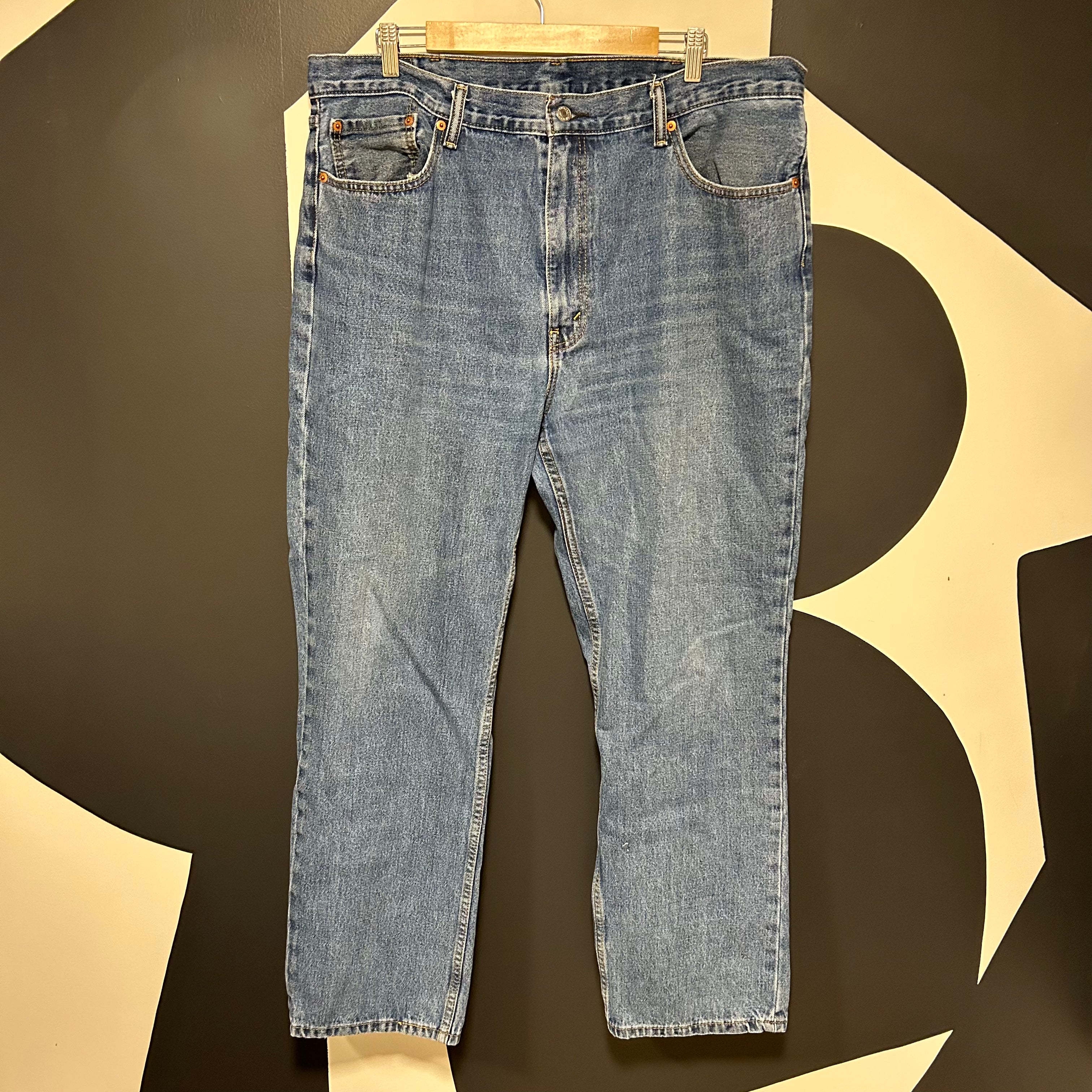 Levi's Dark Wash Denim Jeans for Men - Classic 40