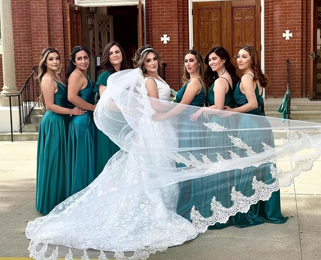 Emerald Green Bridesmaid Dresses Long Satin Formal Gown - Spaghetti Strap V-Neck Slit Evening Dress for Prom, Wedding, Homecoming - Plus Size 16 & Up - Elegant Party Wear for Special Occasions