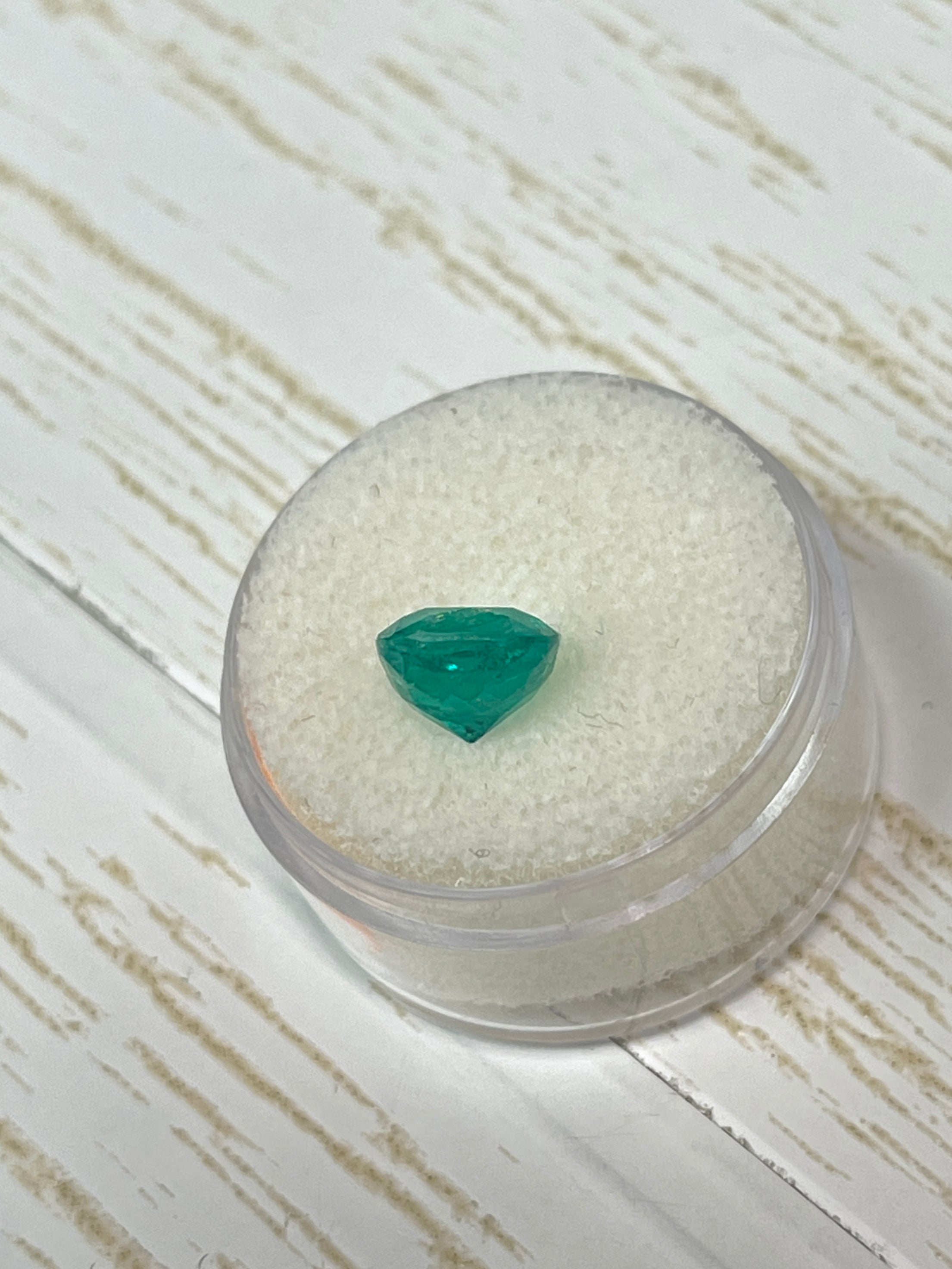2.27 Carat Natural Loose Colombian Emerald Cushion Cut 8.5x8.5mm - Perfect for Engagement Rings, Fine Jewelry & Collector's Gemstones