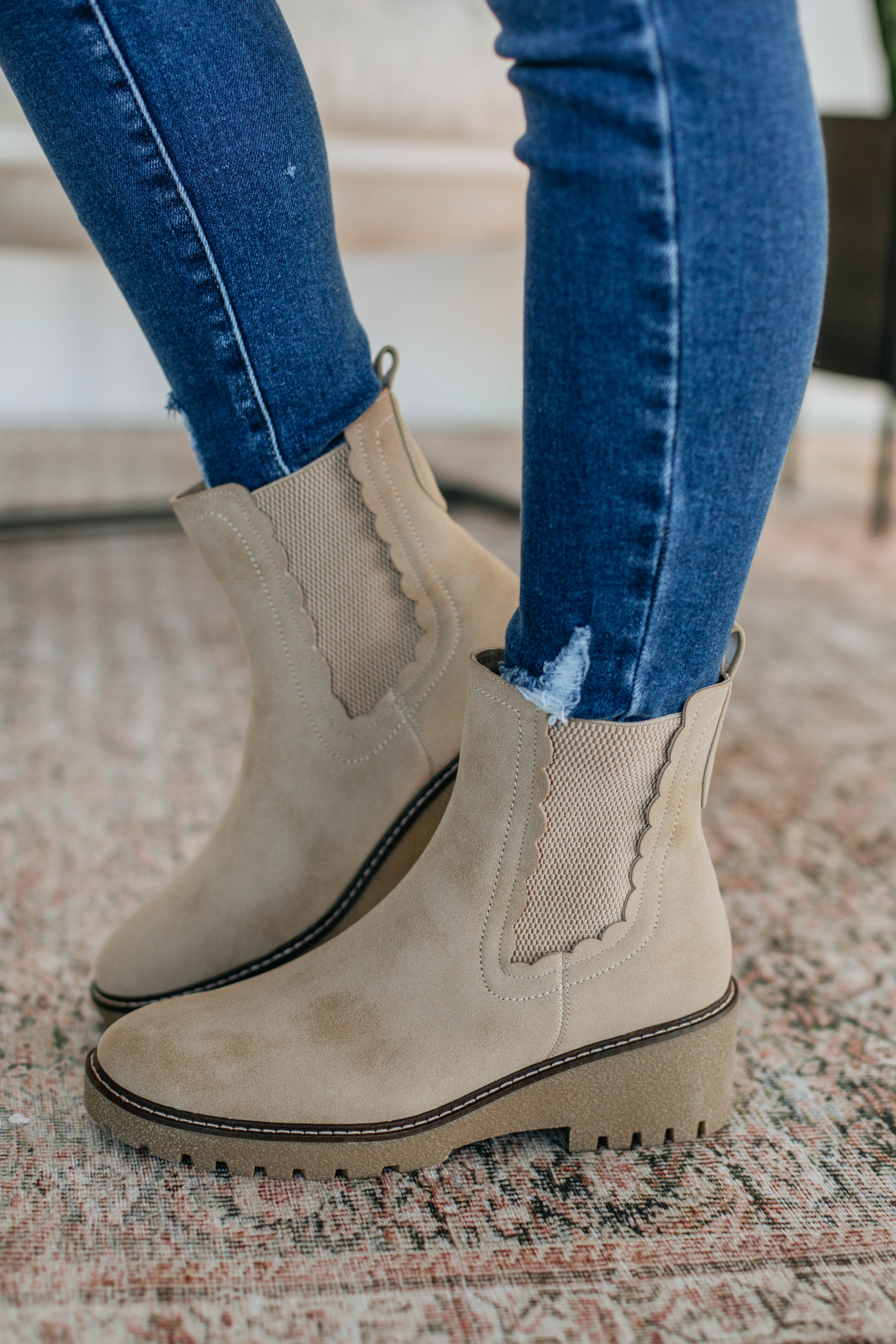Responsible Boots Sand - Durable & Stylish Footwear for Women & Men - Perfect for Hiking, Outdoor Adventures & Casual Wear