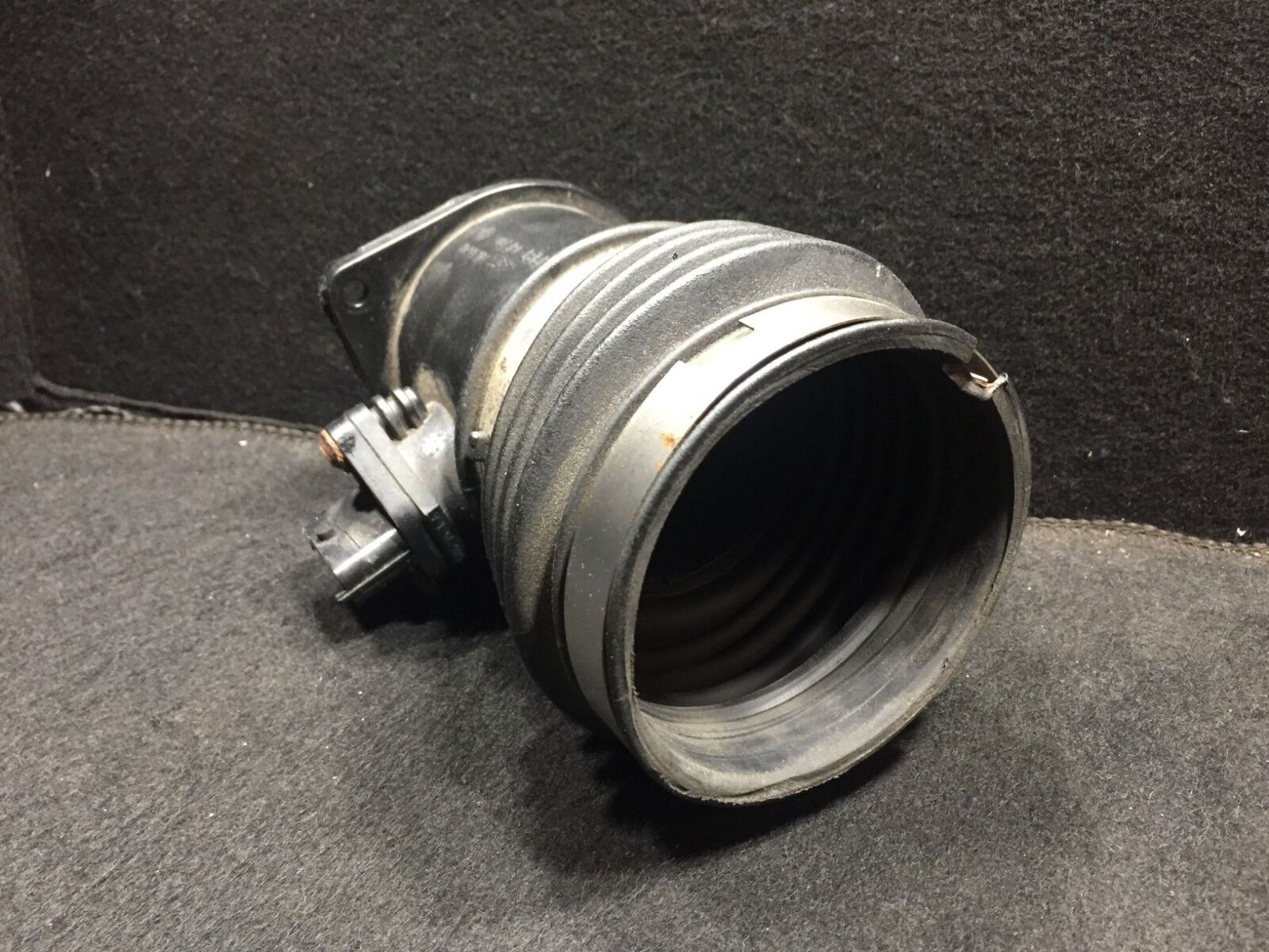 05 06 07 Cadillac CTS 2.8L Mass Air Flow Sensor MAF 12566846 OEM D25 - Replacement Air Intake Part for Improved Engine Performance
