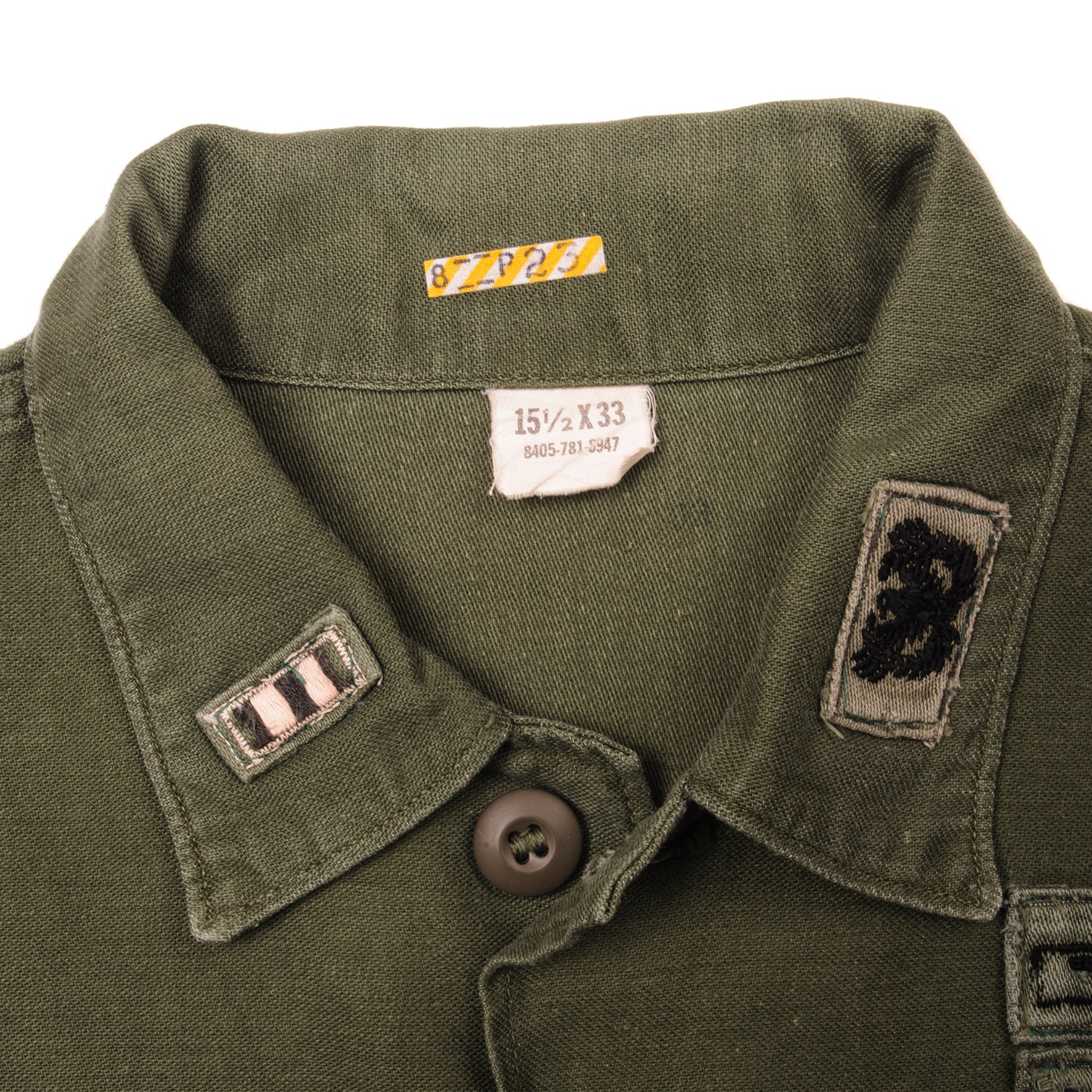 Vintage US Army Sateen Utility Shirt P64 Vietnam War Era - Size 15.5 x 33 with Original Patches | Military Collectible, Reenactment & Vintage Fashion