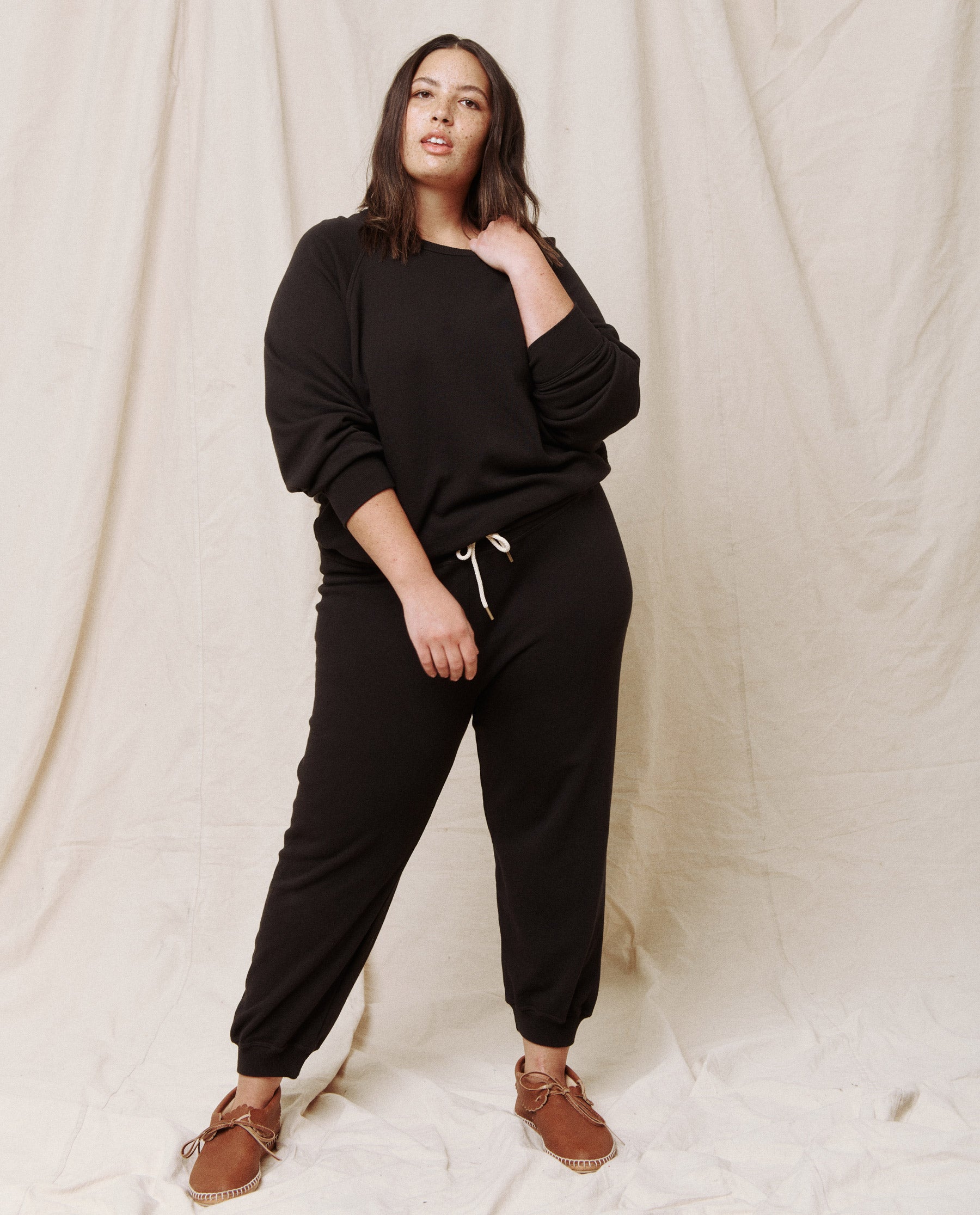 Cropped Sweatpants for Women - Solid Almost Black Color | Comfortable Lounge Pants for Yoga, Running & Casual Wear