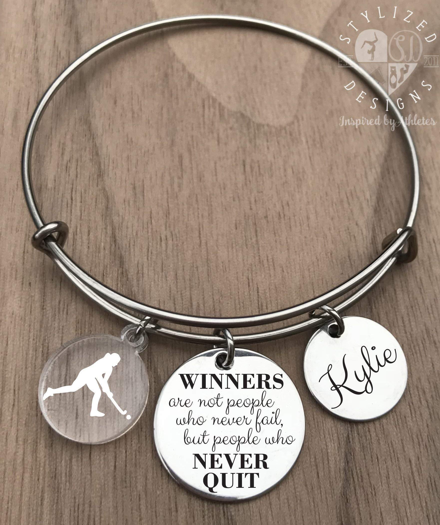 Field Hockey Bracelet - Stylish Hockey Jewelry & Bangle for Players & Fans - Perfect Field Hockey Gift for Women & Girls - Great for Games, Training & Team Spirit