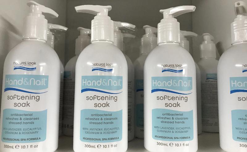 Natural Nail & Hand Softening Soak - Moisturizing Treatment for Dry Skin & Cuticles - Perfect for At-Home Spa & Manicure Care