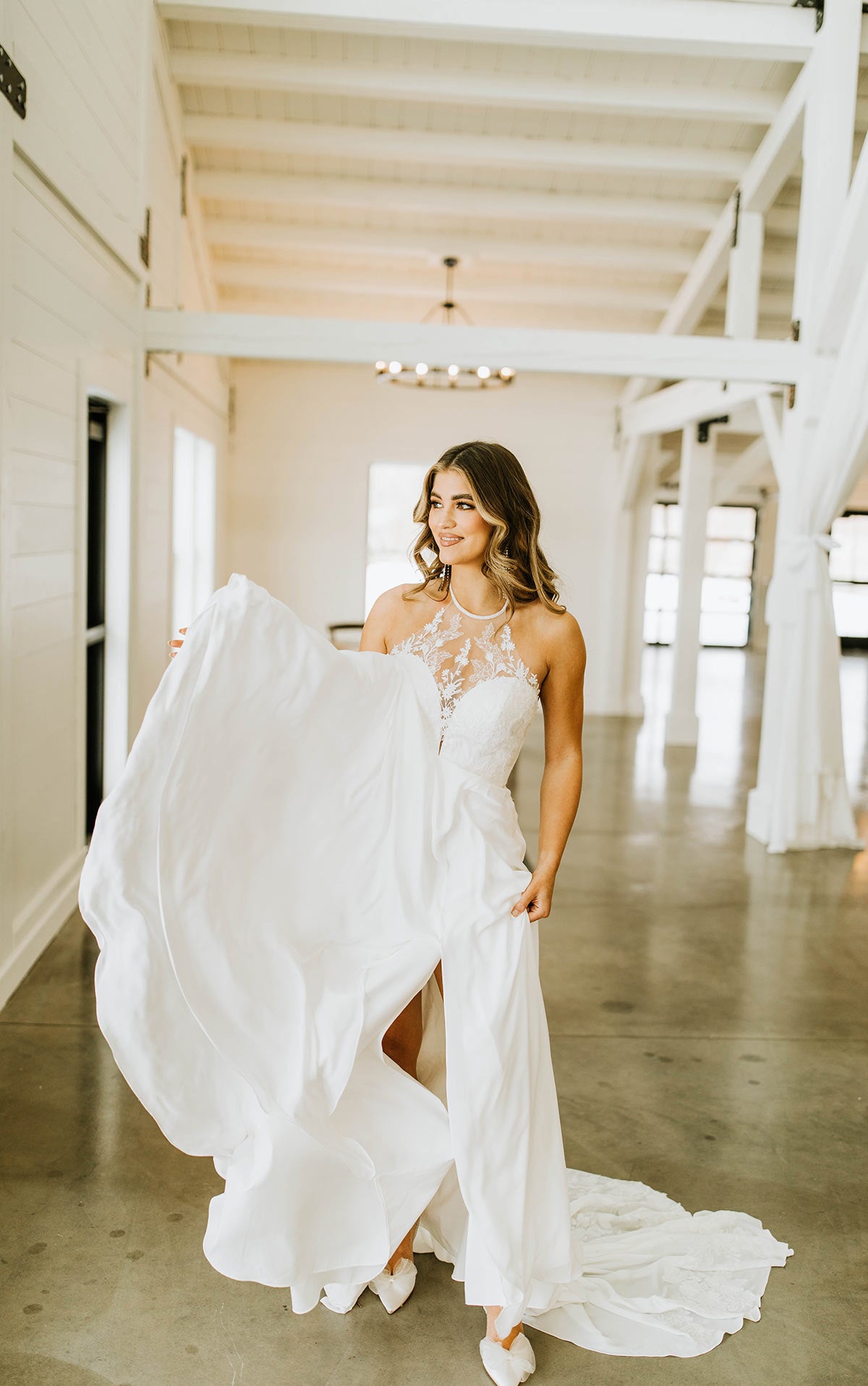 Stella York Women's Elegant Lace Wedding Dress - Perfect for Bridal Ceremonies, Photos & Special Occasions