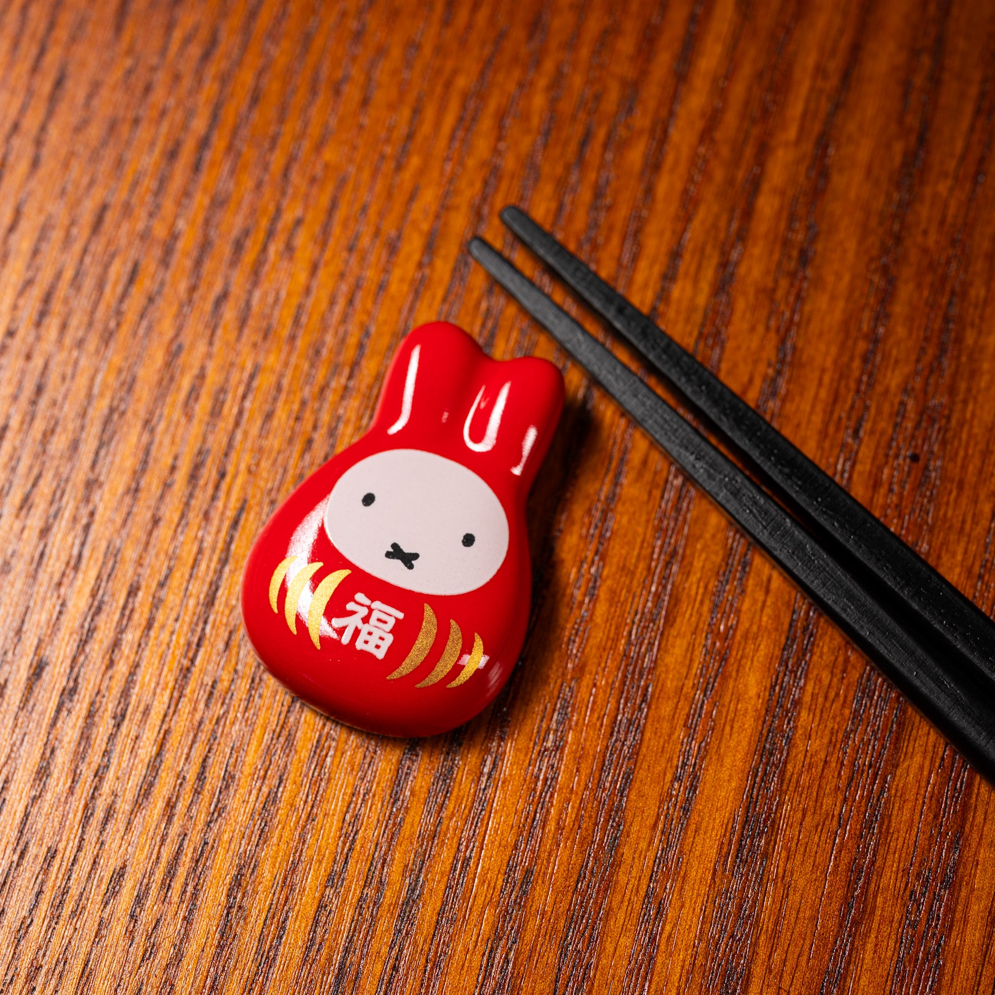 Lucky Daruma Chopstick Rest - Single Red Japanese Style Ceramic Chopstick Holder for Sushi, Ramen & Asian Dining - Perfect Gift for Home & Restaurant Use