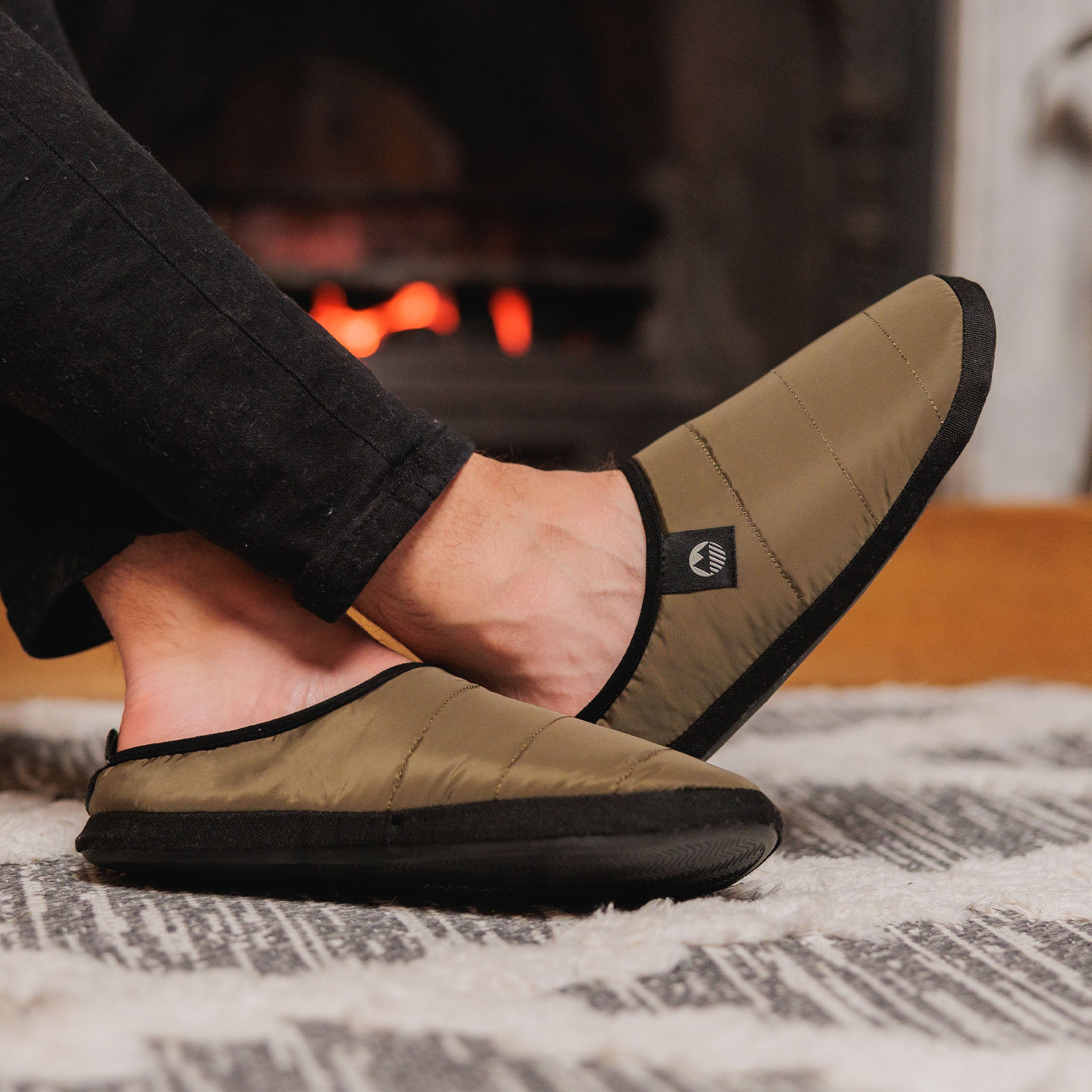 Men's Ultra Warm Tent Slippers - Cozy Winter Indoor/Outdoor House Shoes for Camping, Hiking & Home Comfort