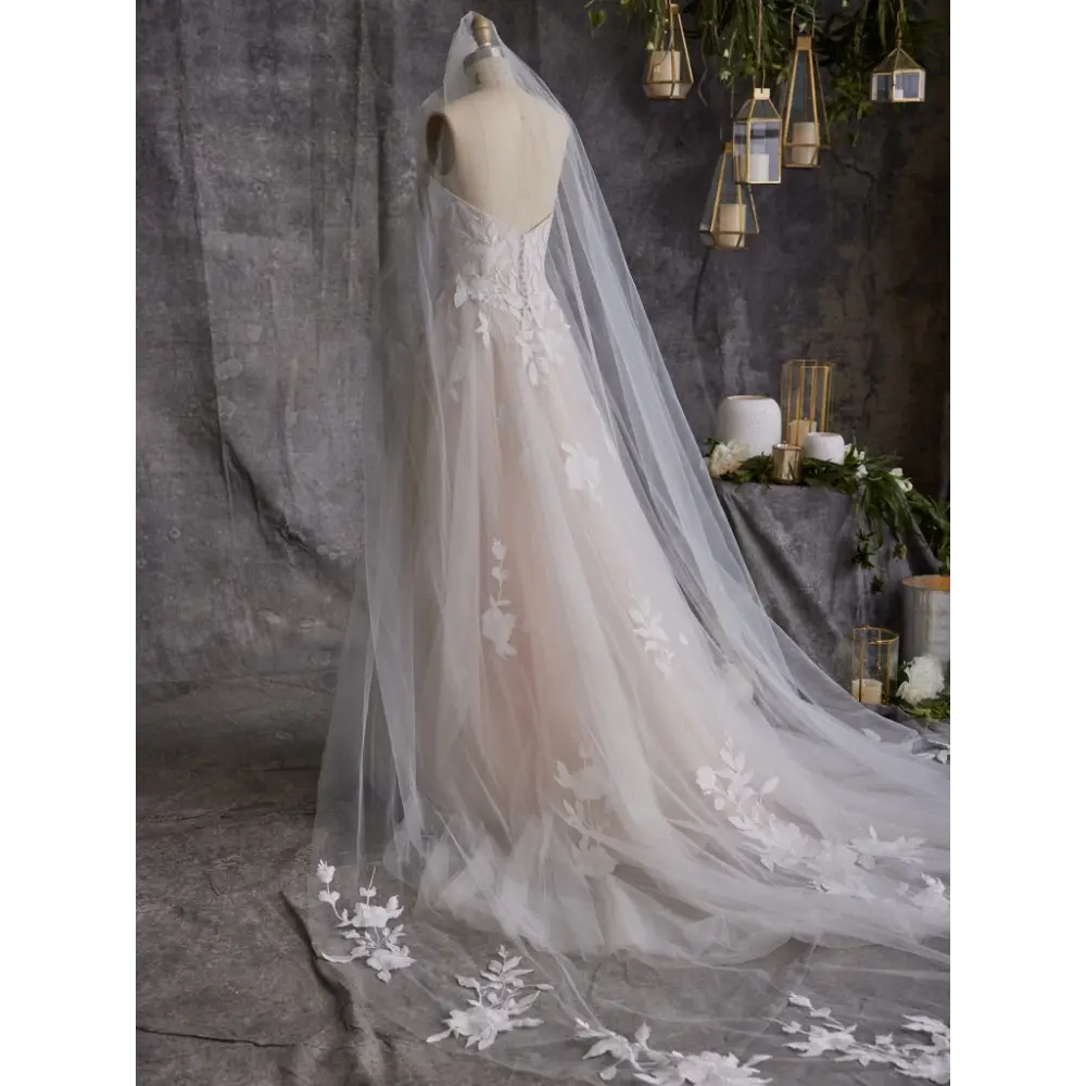 Rebecca Ingram Hattie Veil – Elegant Wedding Veil for Brides | Perfect for Church Ceremonies, Outdoor Weddings & Photoshoots