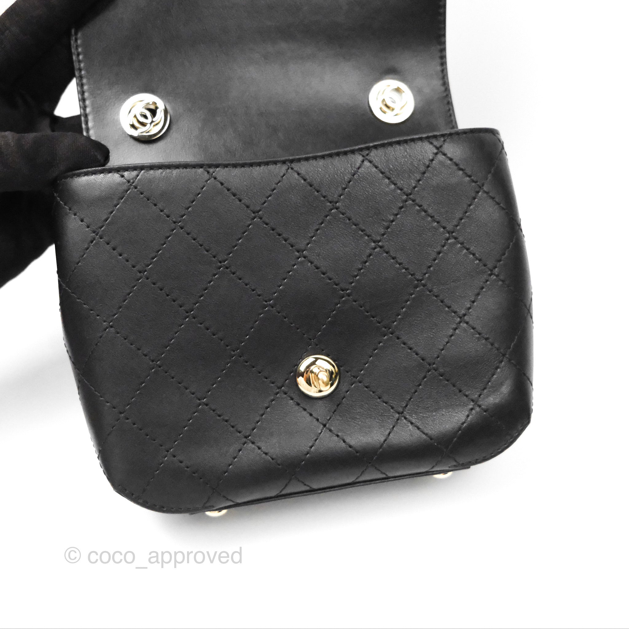 Authentic Chanel Small Flap Bag in Black Calfskin Leather - Perfect for Evening Events & Luxury Fashion Accessories