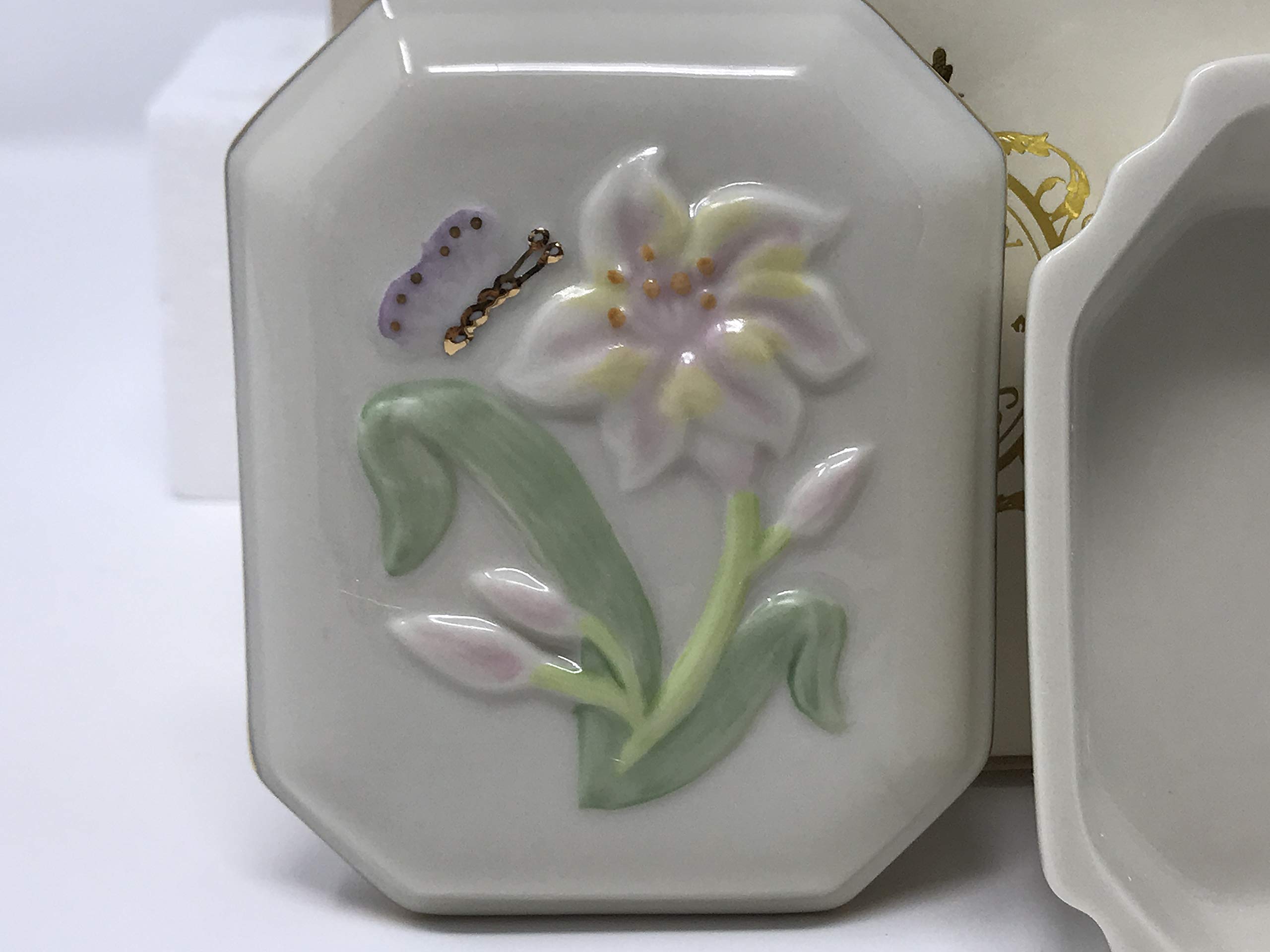 Lenox The China Tiger Lily Box - Elegant Porcelain Decorative Box for Home Decor, Gift Giving & Collectibles | Perfect for Jewelry Storage, Display & Special Occasions