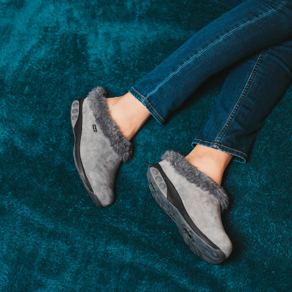 Scarlett Women's Genuine Sheepskin Clog Slippers - Soft & Comfortable House Shoes for Indoor/Outdoor Wear - Perfect for Home, Office & Relaxation
