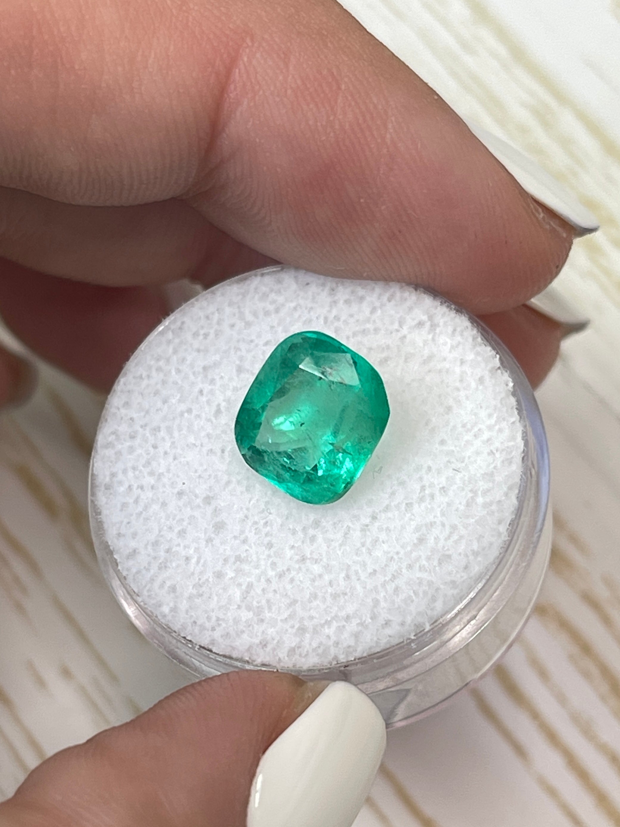 3.43 Carat Natural Colombian Emerald - Medium Green Cushion Cut Loose Gemstone for Jewelry Making, Engagement Rings & Fine Collections