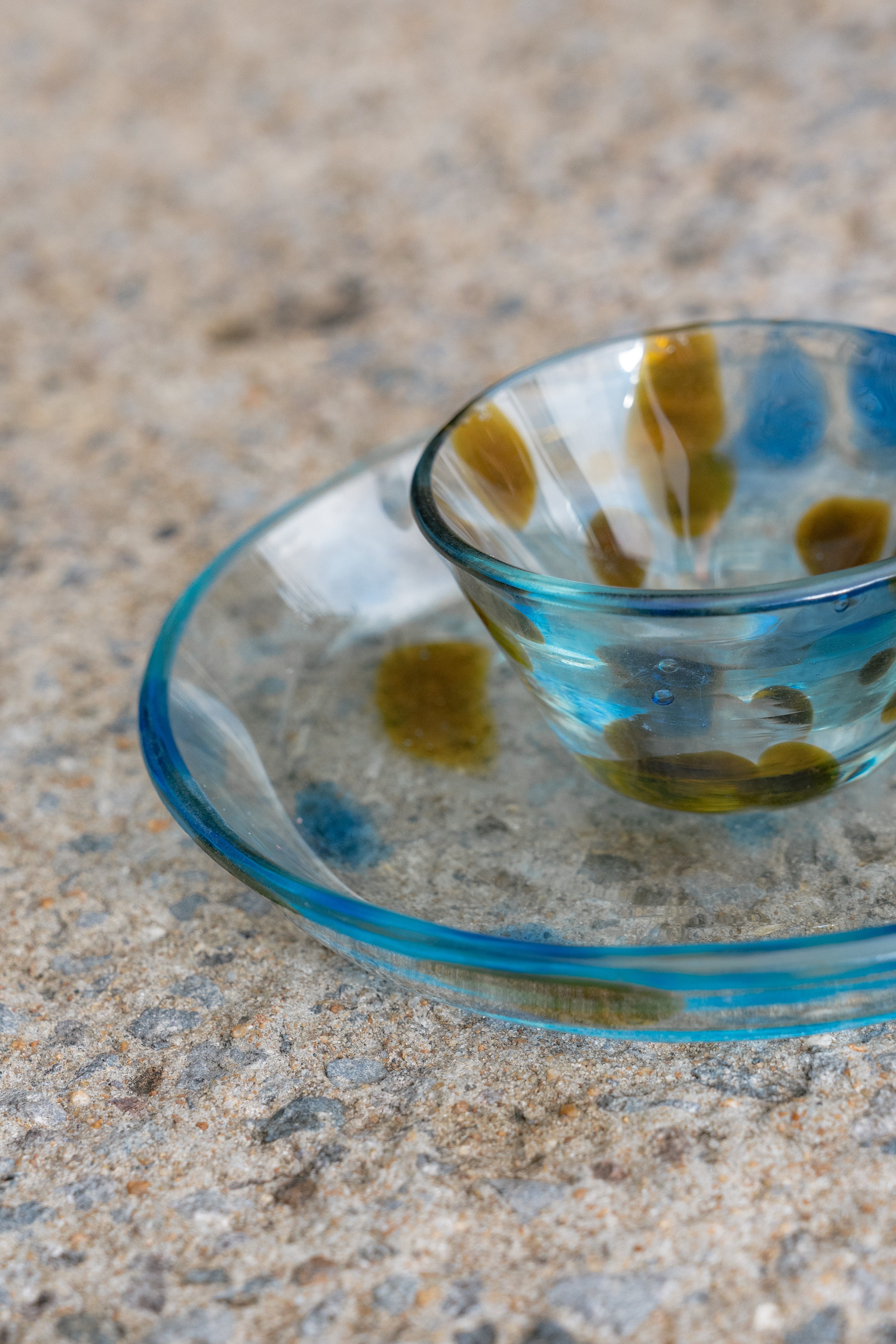 Premium Shattered Glass Plate - Decorative Broken Glass Dish for Home Decor, Art Projects & Tabletop Displays | ML_TF_04 | Perfect for Modern Interior Design, DIY Crafts & Unique Centerpieces