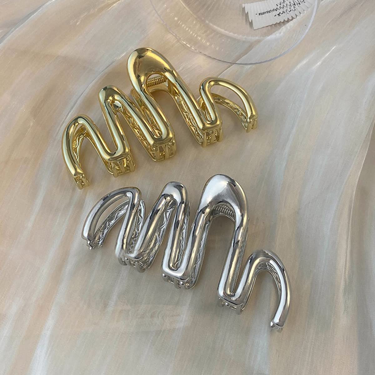 Snake Design Metal Hair Claw Clips for Women & Girls - Gold Fashion Hair Accessories for Thick Hair - Creative Hair Clips for Parties, Weddings & Everyday Styling