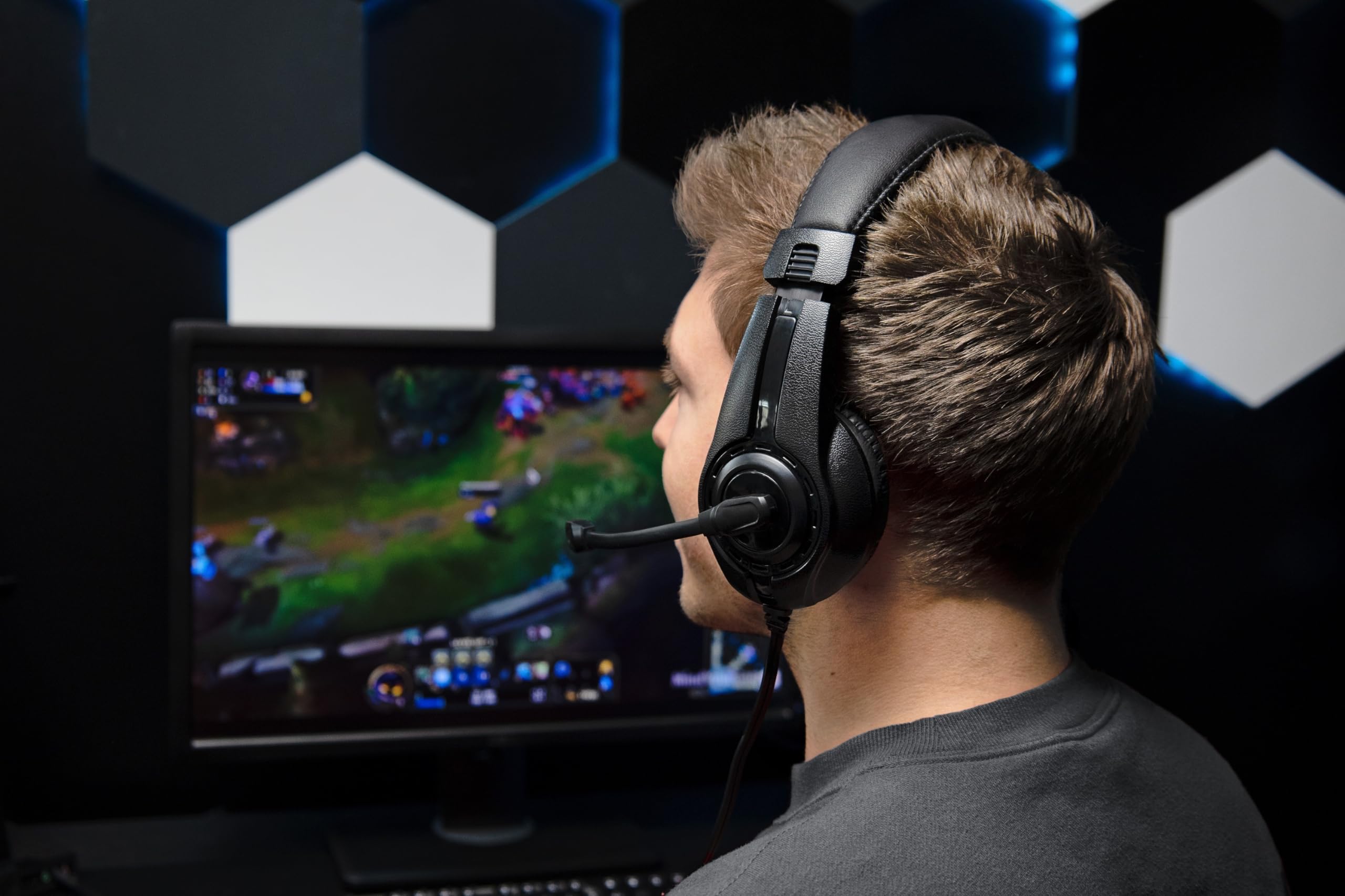 Speedlink LEGATOS Wired Gaming Headset with Microphone - Lightweight PC Headphones for PS5, PS4, Xbox & Switch | 3.5mm Jack & Y-Adapter Included | Perfect for Competitive Gaming & Online Chat (Black)