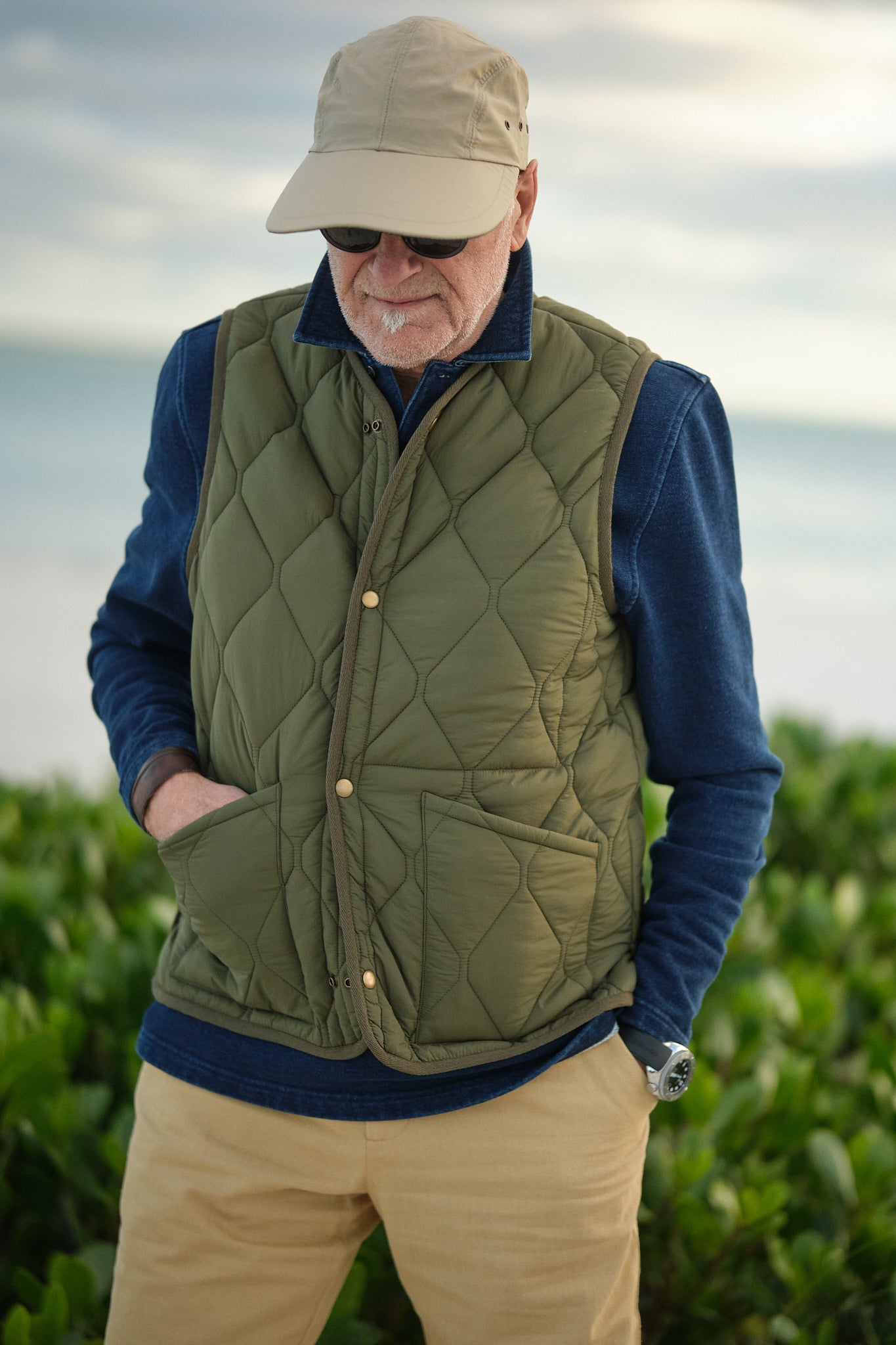 Quilted Vest for Women in Olive Green - Lightweight Puffer Vest for Fall & Winter - Perfect for Outdoor Activities, Hiking, and Casual Wear