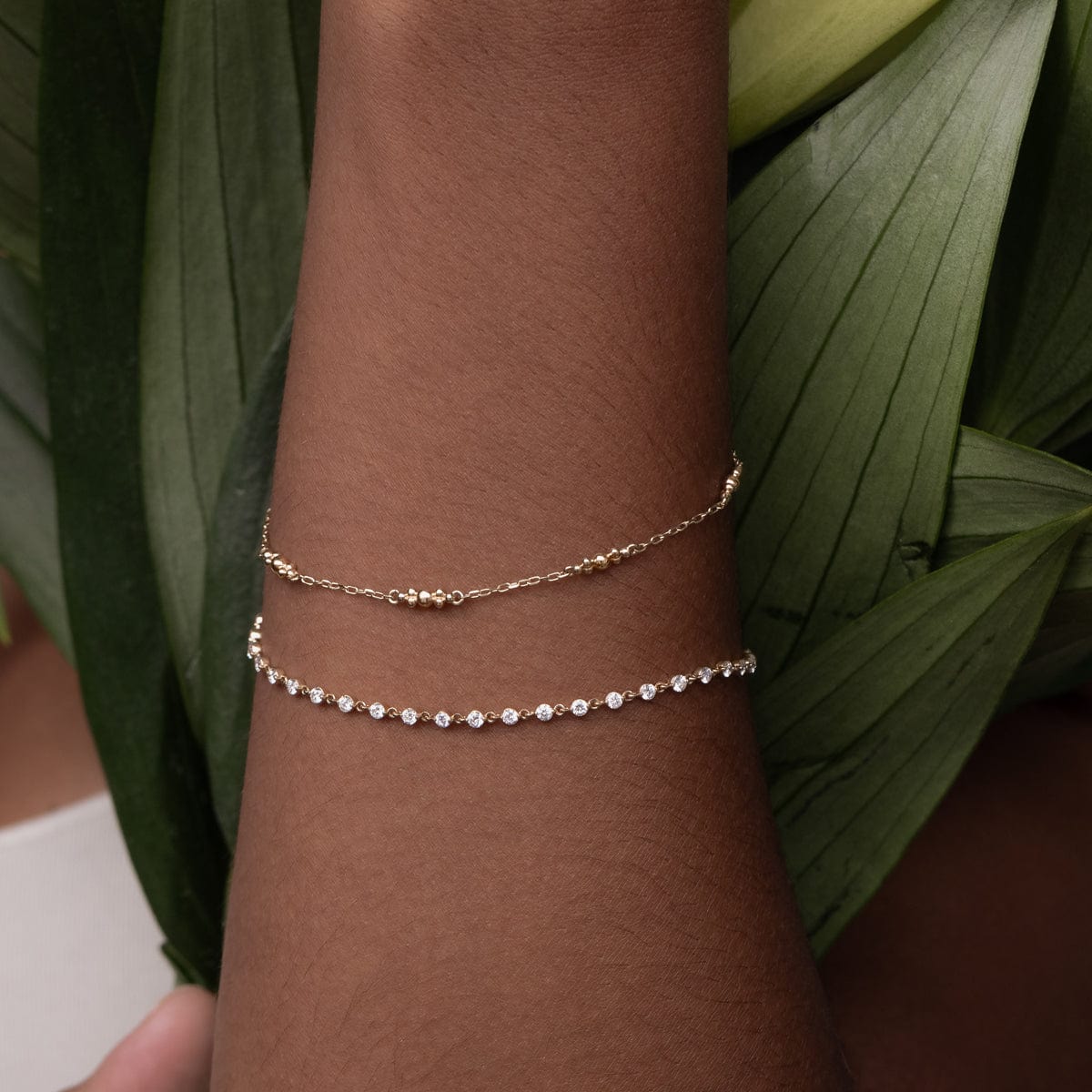 Diamond-Encrusted Bracelet for Women - Elegant & Sparkling Jewelry Gift for Parties, Weddings & Special Occasions