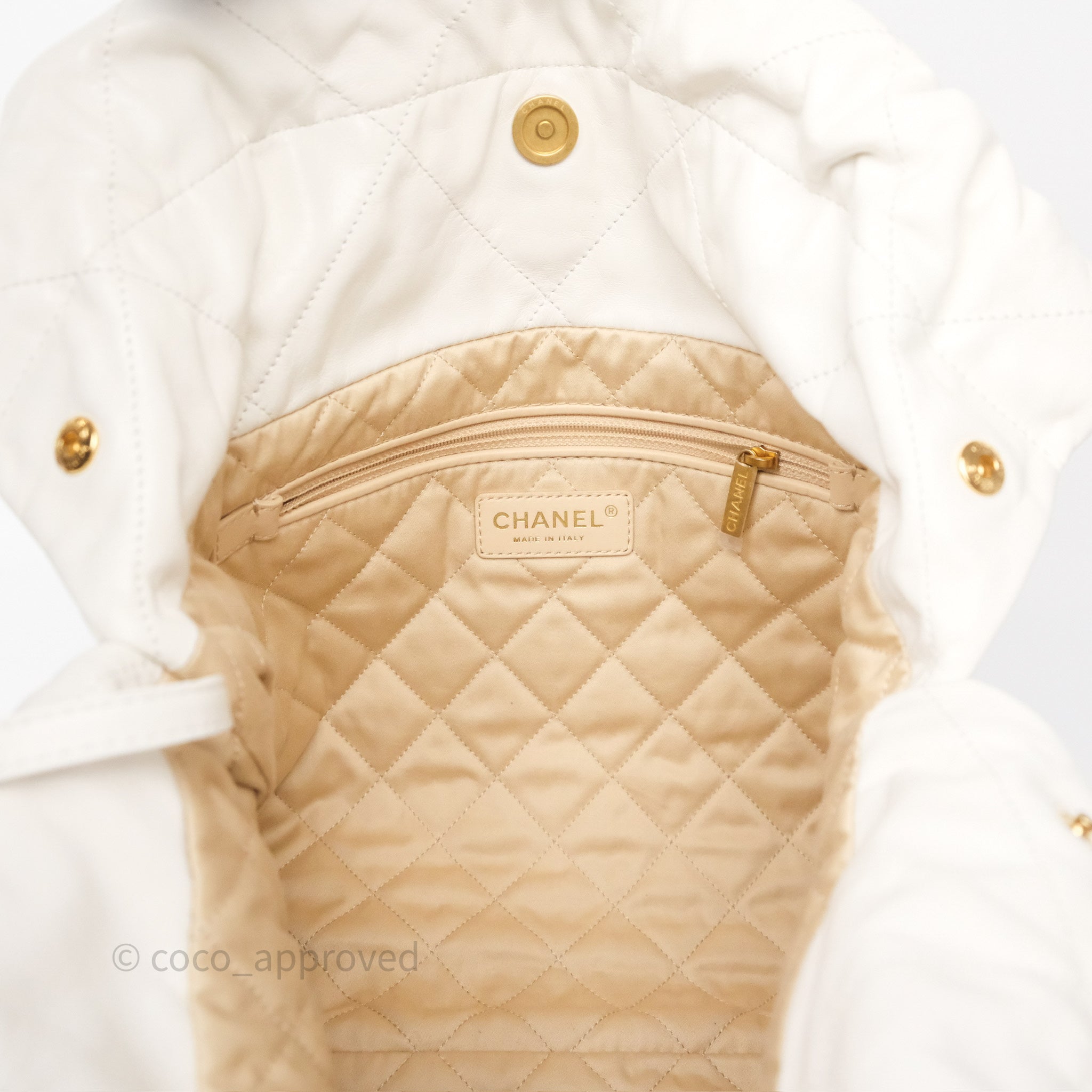 Chanel 22 Medium Handbag in White Shiny Crumpled Calfskin with Aged Gold Hardware - Luxury Shoulder Bag for Women, Perfect for Date Night & Special Occasions