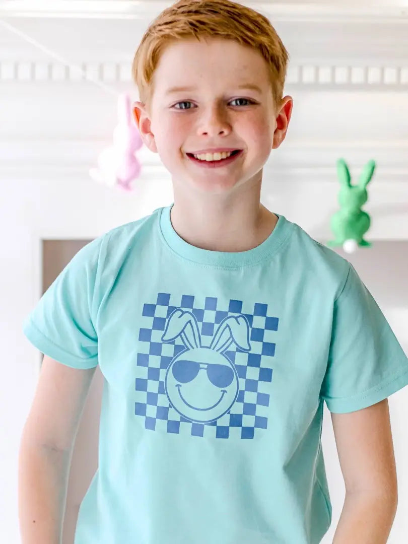 Easter Bunny Smiley T-Shirt - Cute Cartoon Graphic Tee for Women & Men - Perfect for Easter Celebrations, Spring Outfits & Casual Wear
