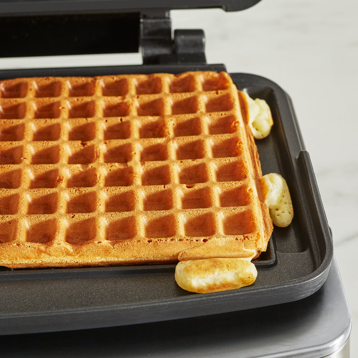 Premium Ceramic Nonstick 2-Square Waffle Maker - Stainless Steel Construction - Perfect for Breakfast, Brunch & Family Gatherings