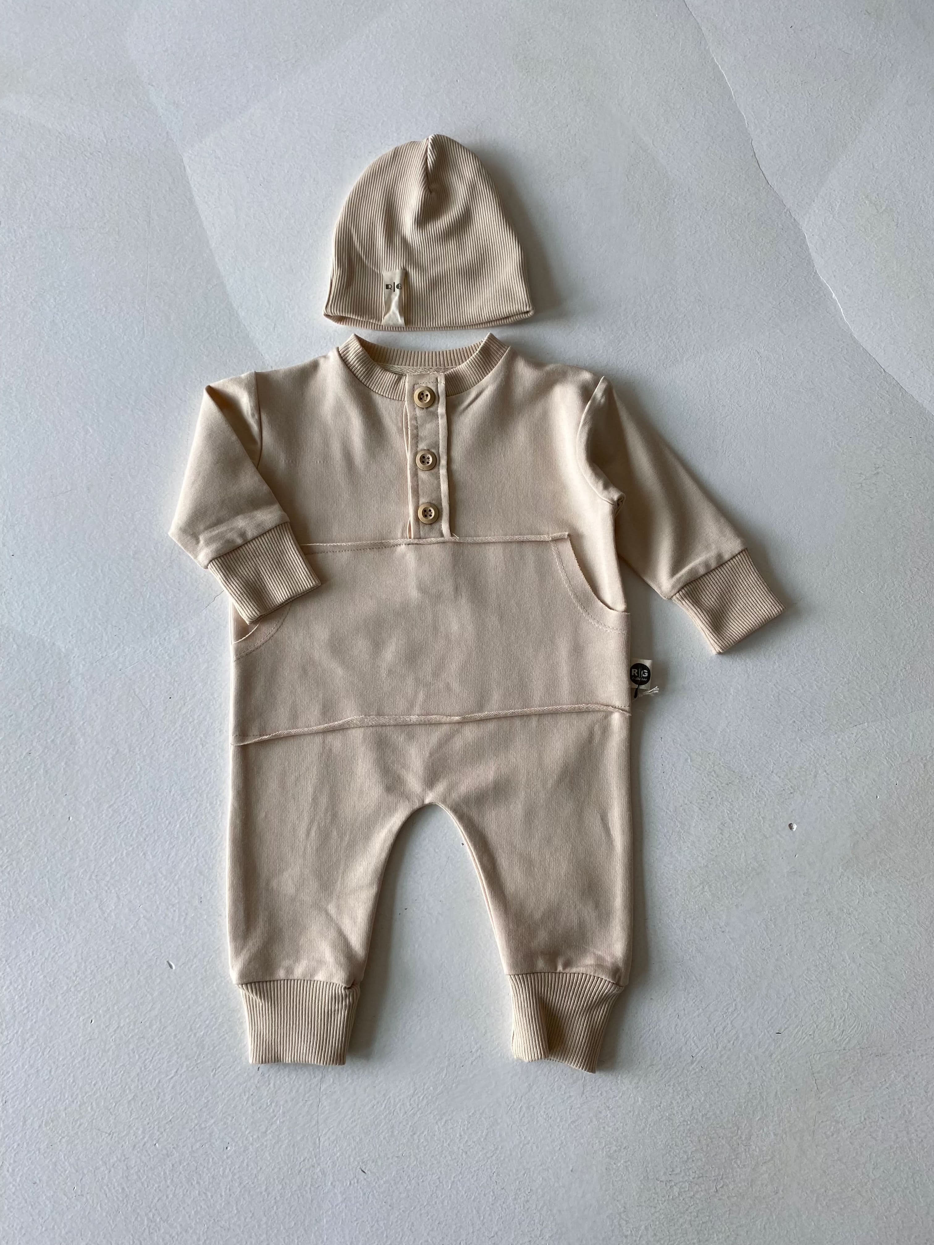 Baby Front Pocket Kangaroo Hooded Romper & Beanie 2-Piece Set - Soft & Cozy Outfit for Newborns, Infants - Perfect for Playtime, Photo Shoots & Gifts