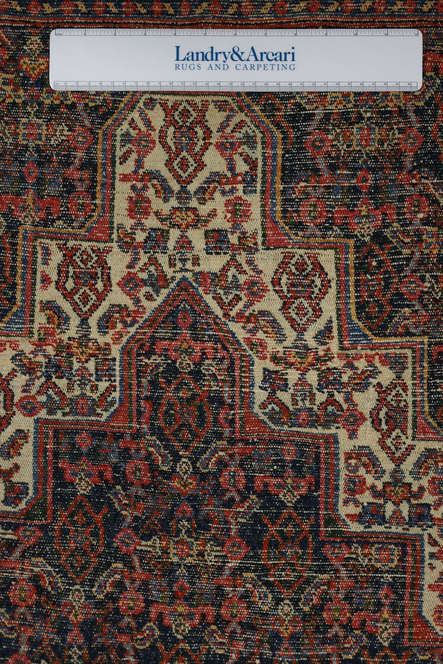 Antique Senneh Handwoven Traditional Persian Rug - J76411 - Perfect for Living Room, Bedroom & Home Decor