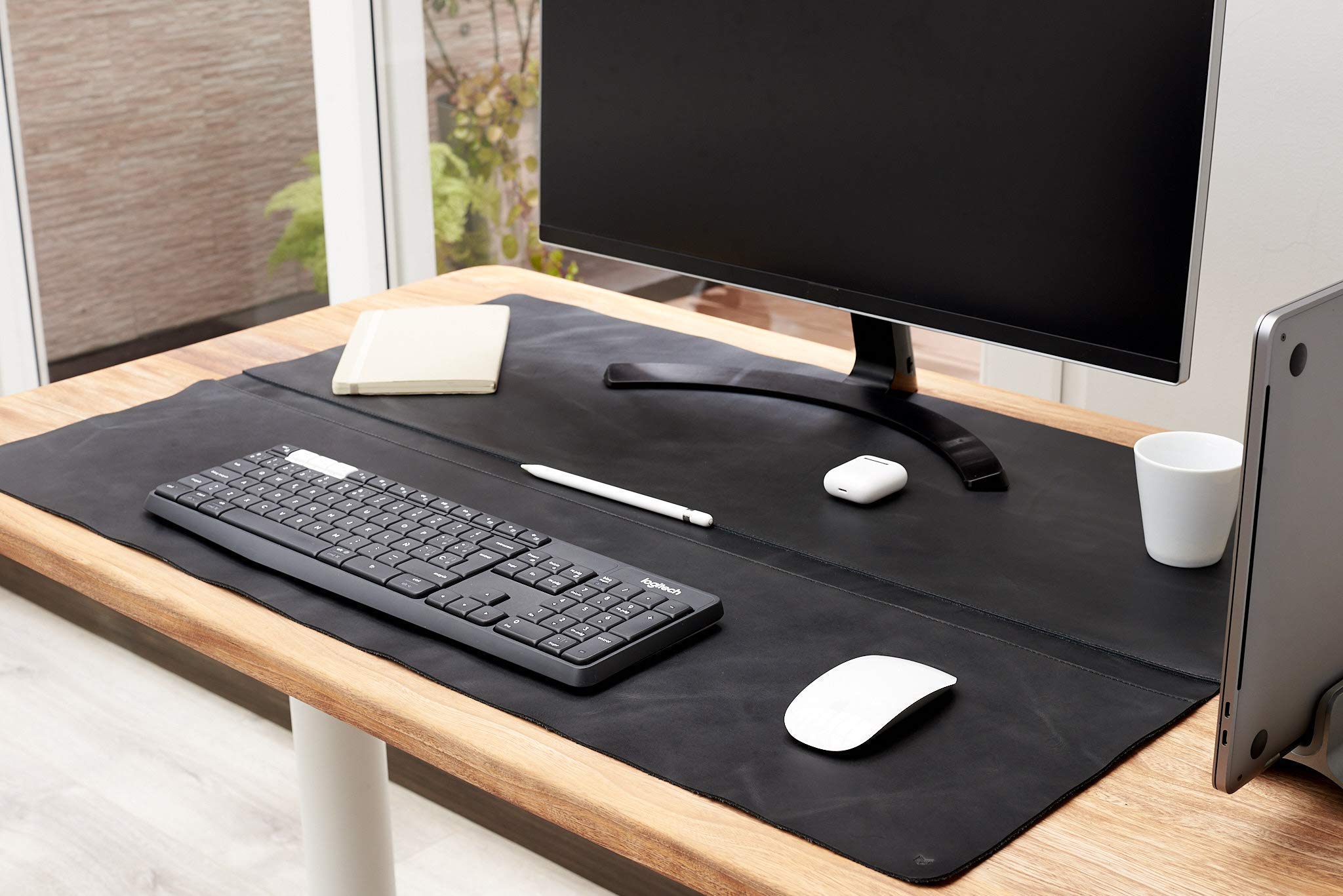 Premium Black Leather Desk Pad for Men - Handmade Blotter & Organizer | Office Supplies & Accessories for Laptop & Home Office | Perfect Gift for Professionals & Executives | Ideal for Work Desks, Conference Rooms & Executive Offices