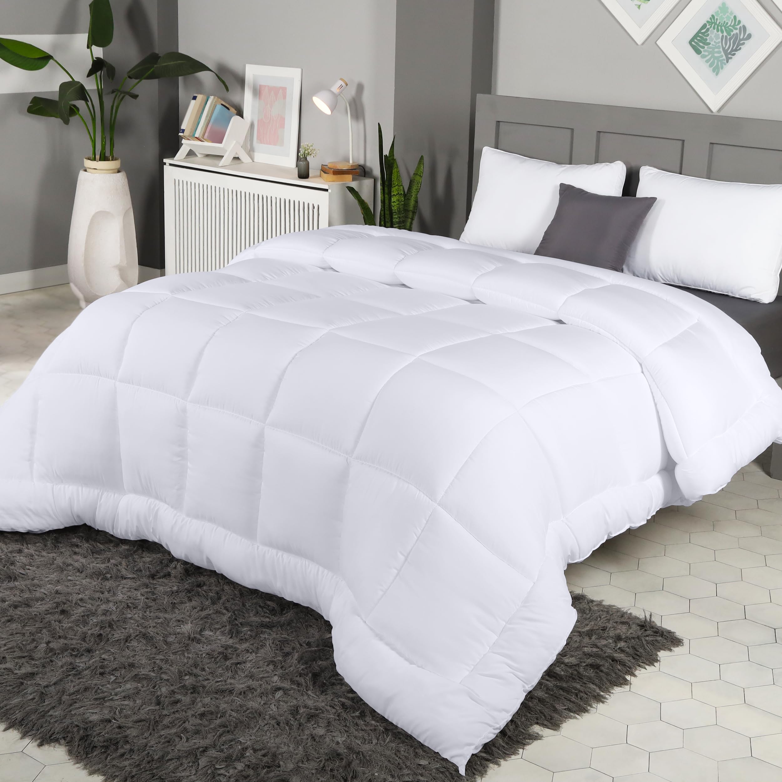 Utopia Bedding All Season Down Alternative Quilted Full Comforter - Hypoallergenic Duvet Insert with Corner Tabs, Machine Washable, Soft & Breathable Bedding (White) - Perfect for Master Bedroom, Guest Room & Dorm Comfort
