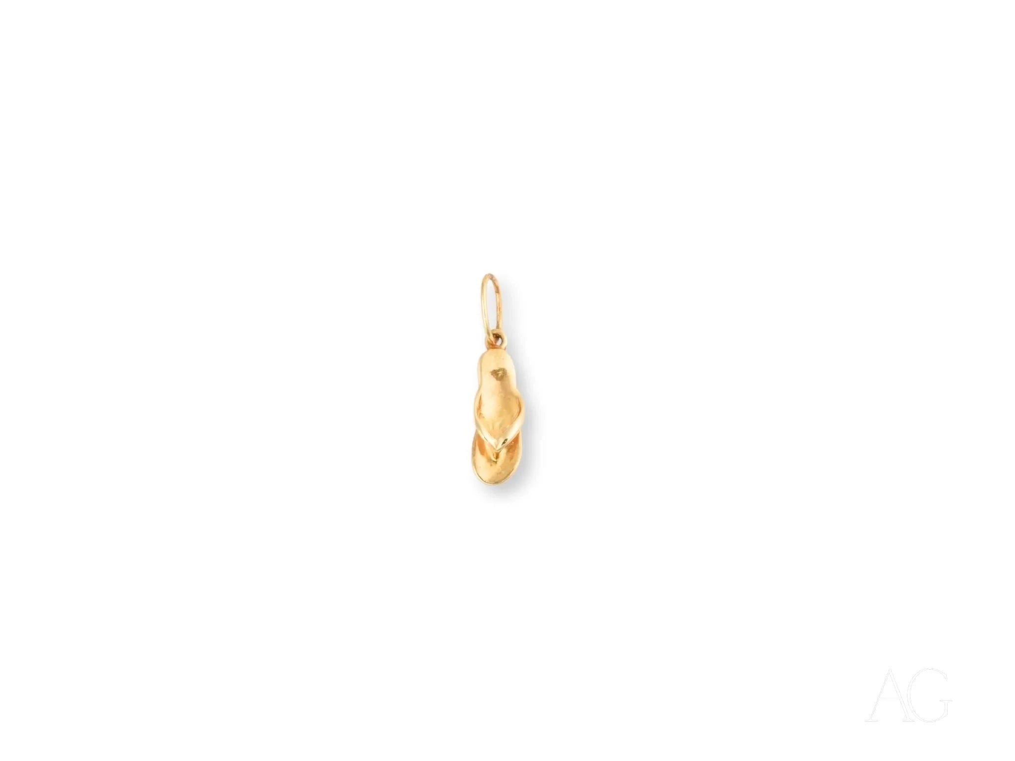 Golden Flip Flop Pendant Necklace - 14K Gold Plated Beach Jewelry for Women - Perfect for Summer Vacations, Pool Parties & Boho Fashion