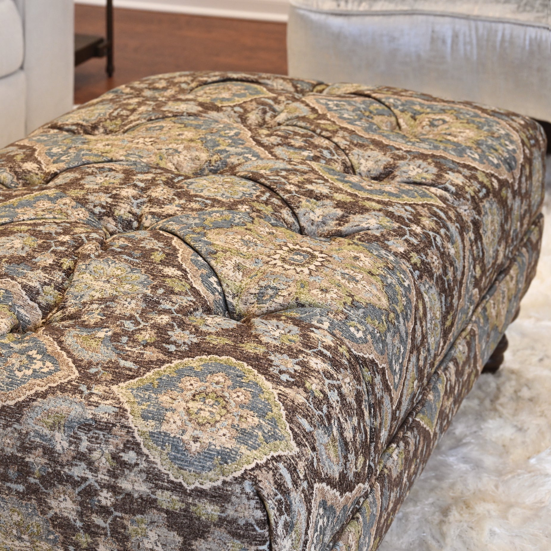 Roundhill Furniture Charbilia Fabric Tufted Cocktail Ottoman in Tapestry Ocean Cliff - Stylish Living Room Footrest & Coffee Table Alternative for Home Decor