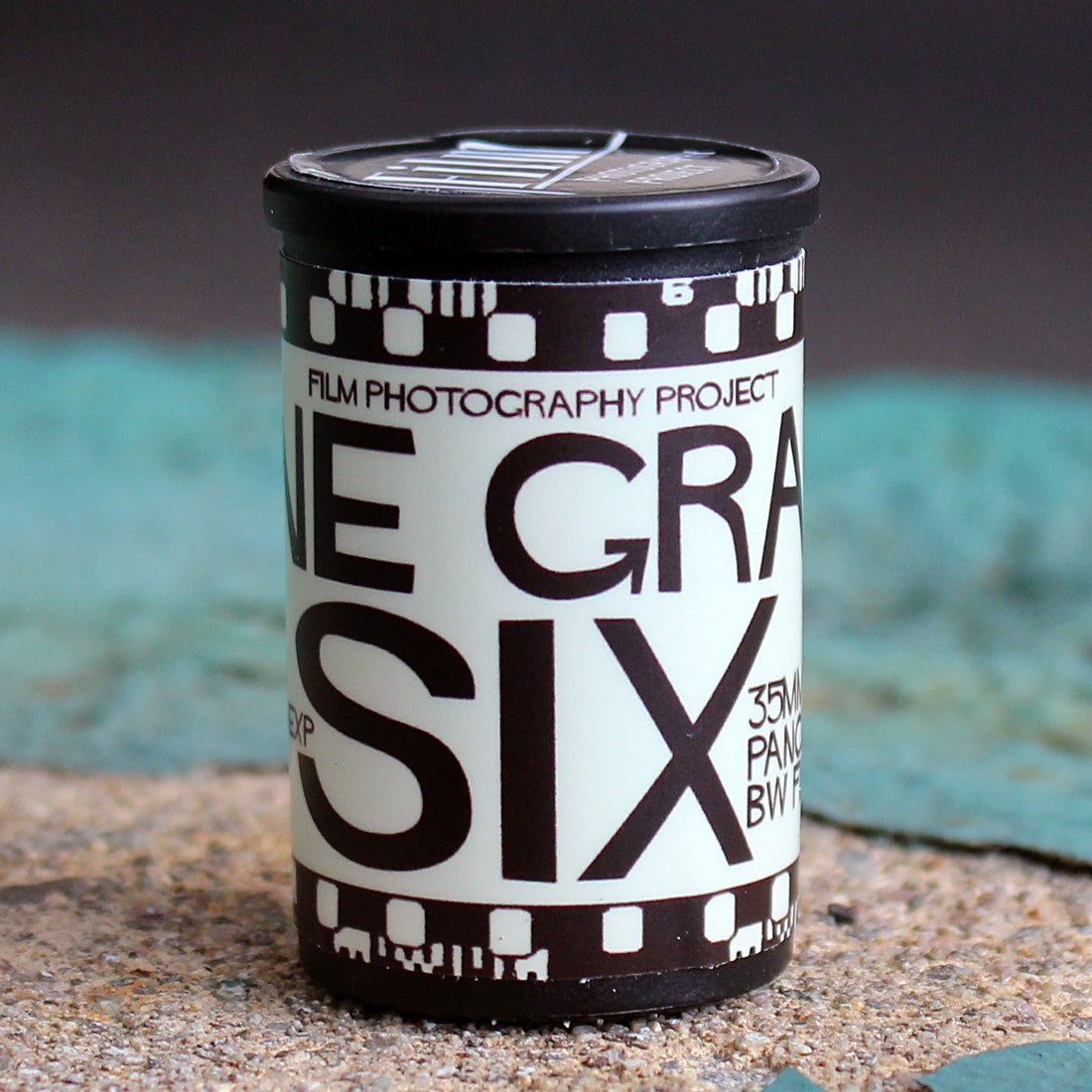 FPP Fine Grain Six 35mm Black & White Film (1 Roll) - Perfect for Vintage Photography, Street Shots & Artistic Projects